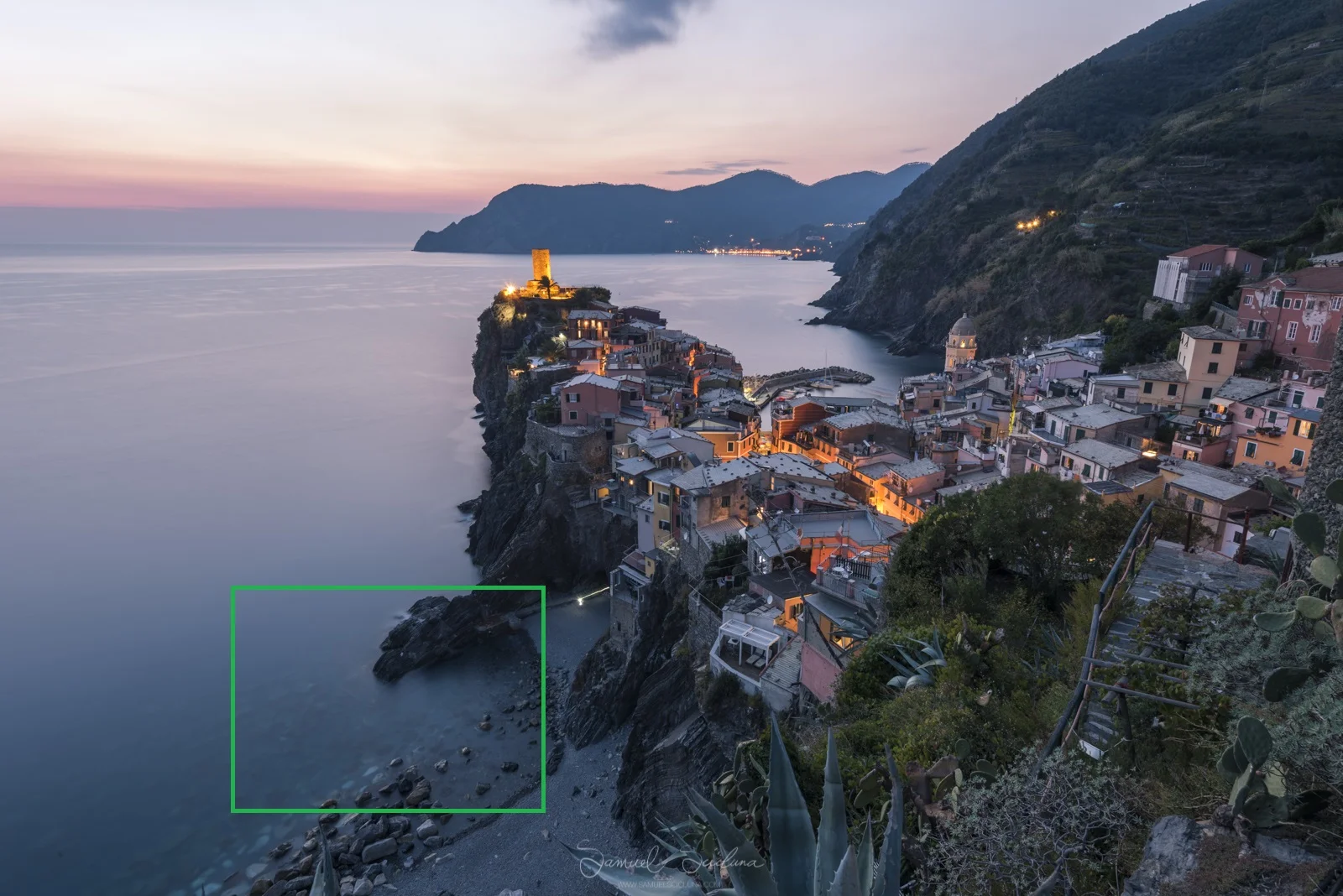 Sunset at Vernazza - EXIF 240 seconds, ISO64 at F16