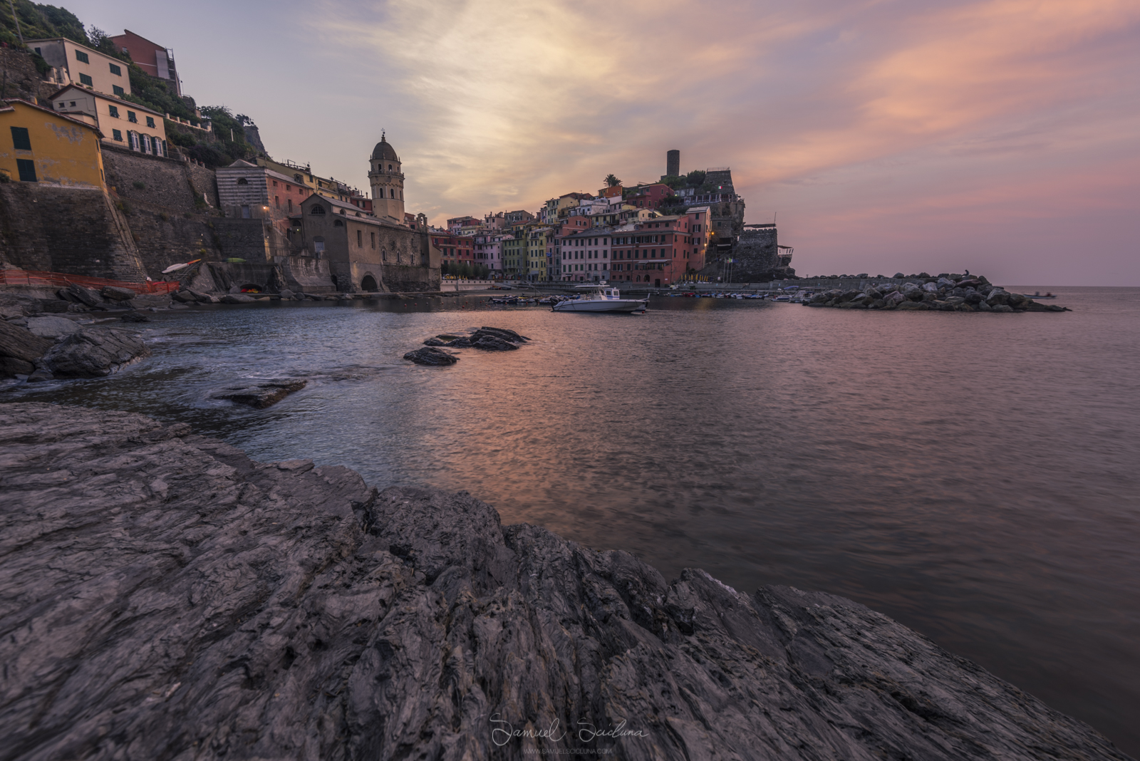 Sunrise at Vernazza - EXIF 0.5 of a second, ISO64 at F8