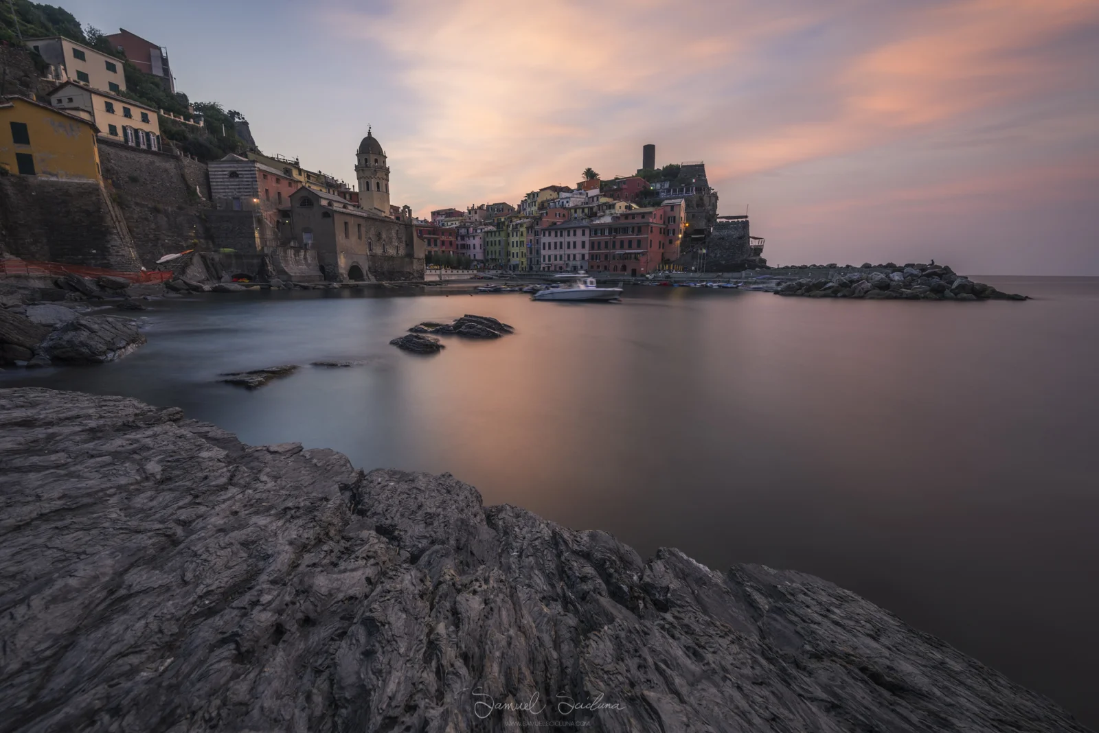 Sunrise at Vernazza - EXIF 240 seconds, ISO64 at F16