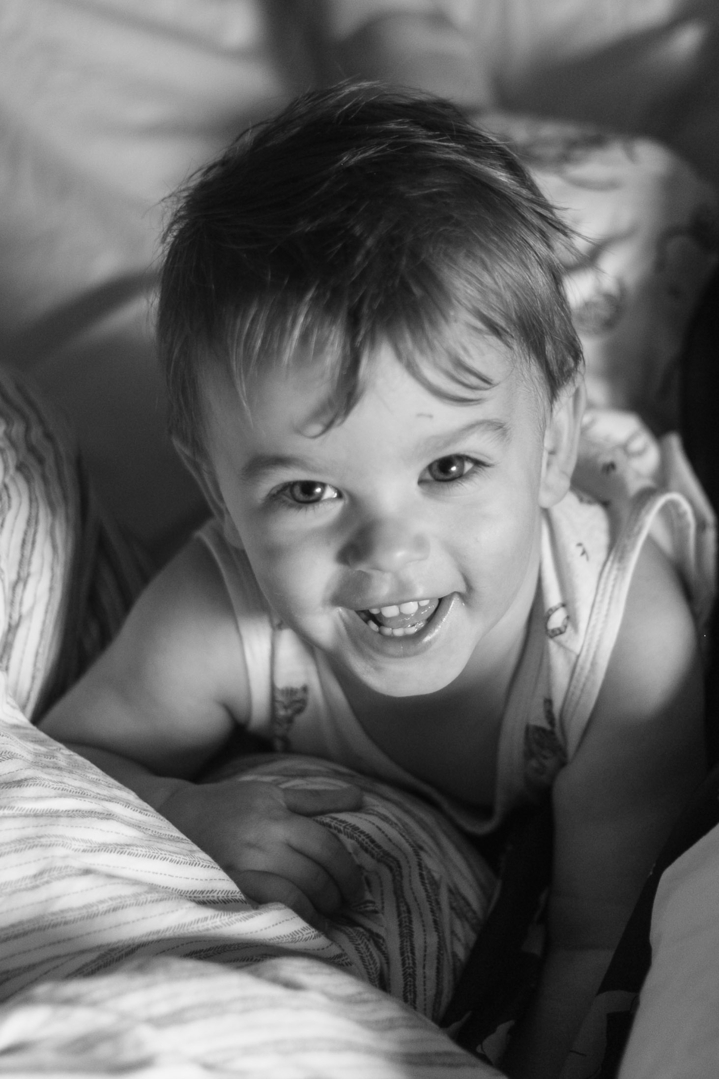 Portraits of Rufus playing in bed, lifestyle photos of my toddler-2.jpg