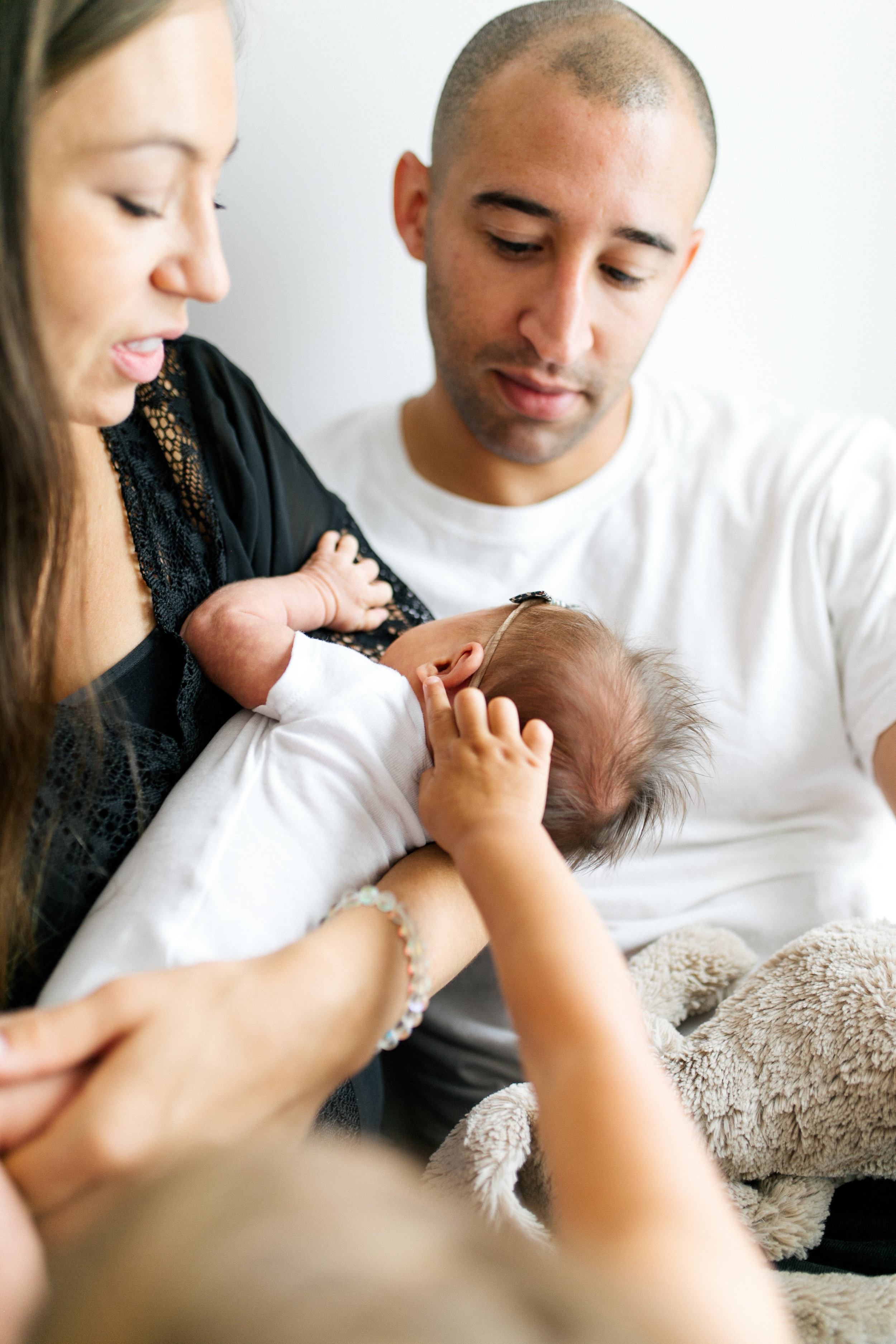 Newborn Family Session, Natural Light in Home, toddler in house lifestyle | Chelsea Macor Photography Seattle WA-6.jpg