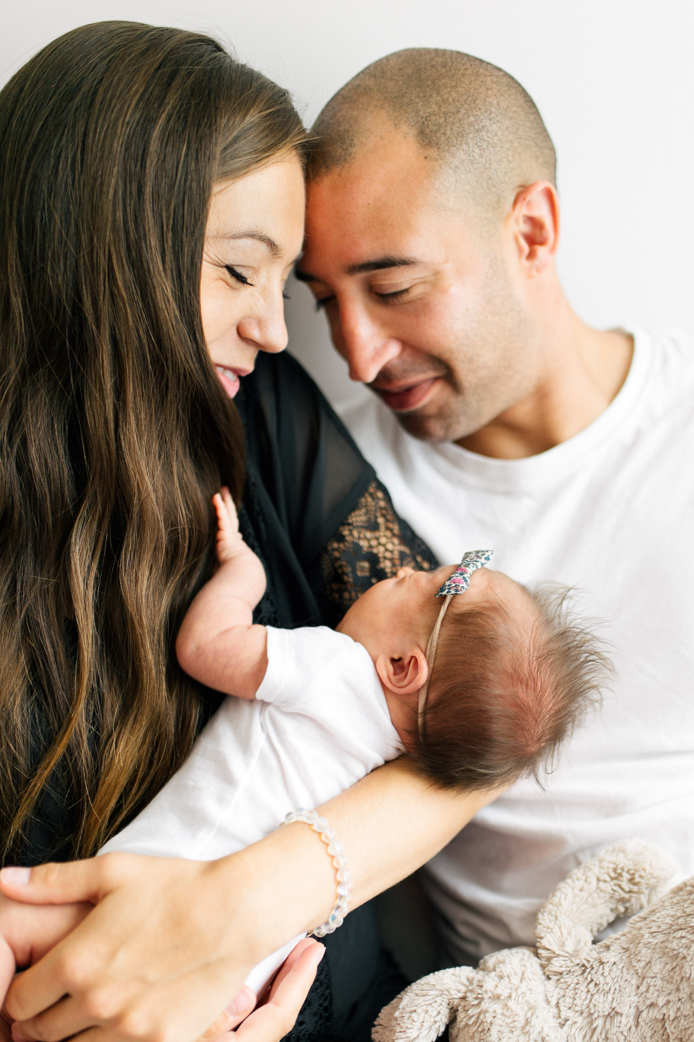 Newborn Family Session, Natural Light in Home, toddler in house lifestyle | Chelsea Macor Photography Seattle WA-7.jpg