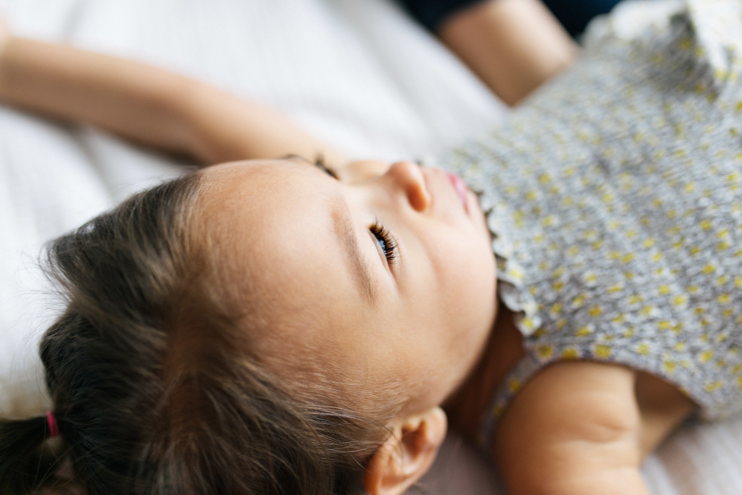 Newborn Family Session, Natural Light in Home, toddler in house lifestyle | Chelsea Macor Photography Seattle WA-11.jpg