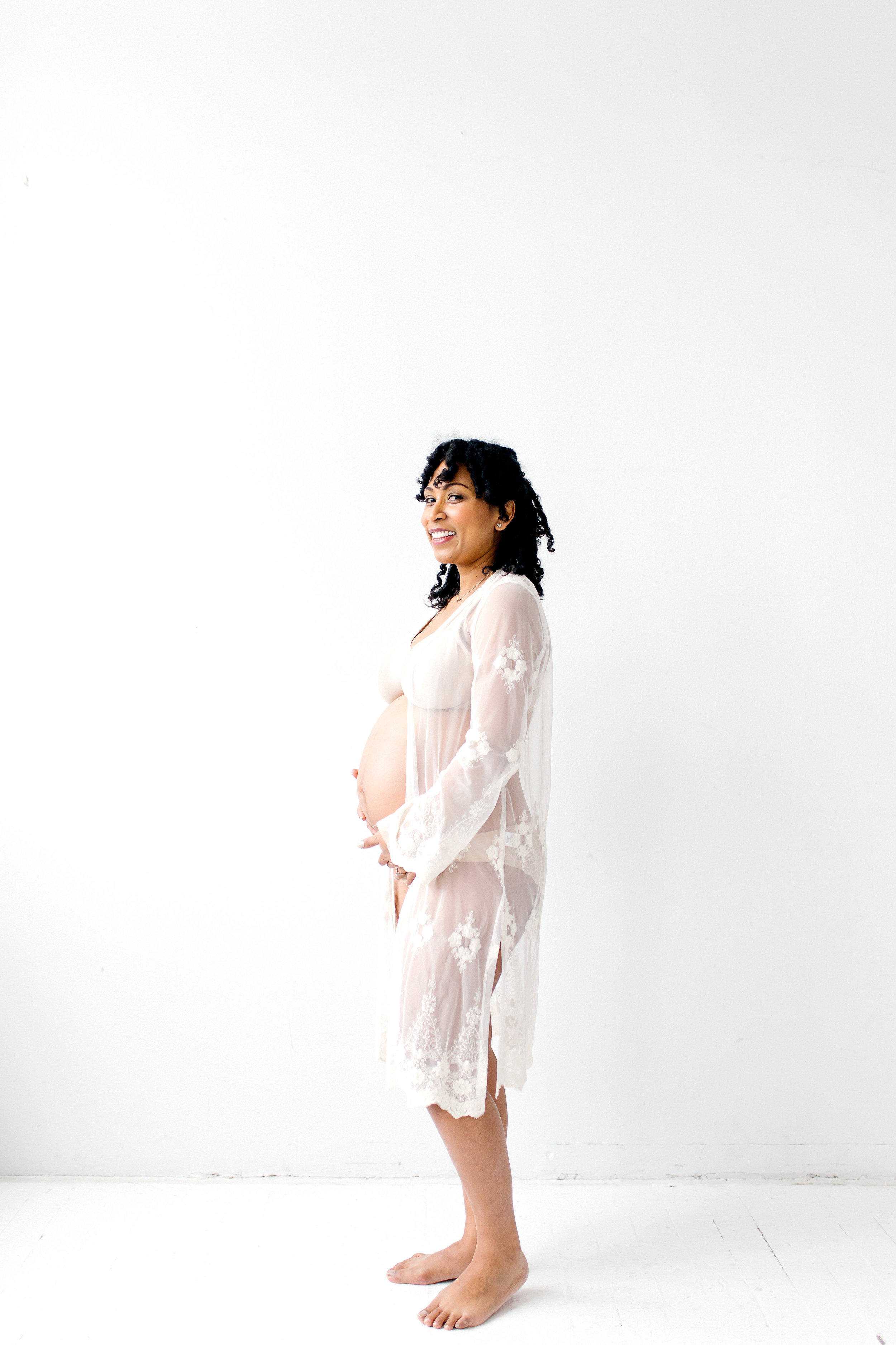 Rosie Maternity Photos in Downtown Bellevue Styled Lifestyle The Glow  Chelsea Macor Photography-9.jpg