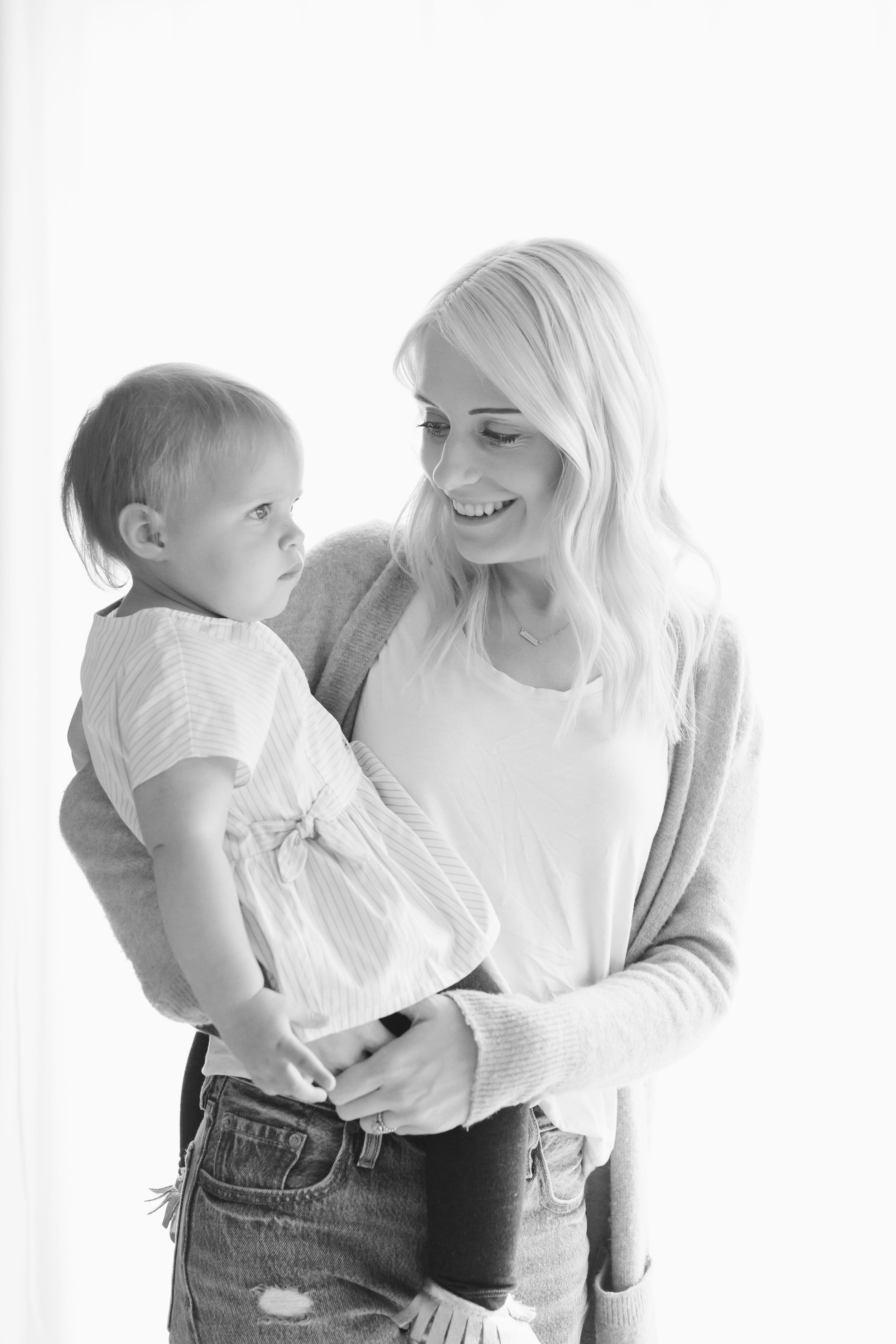 Seattle Mother daughter lifestyle family session at homeChelsea Macor Photography-25.jpg