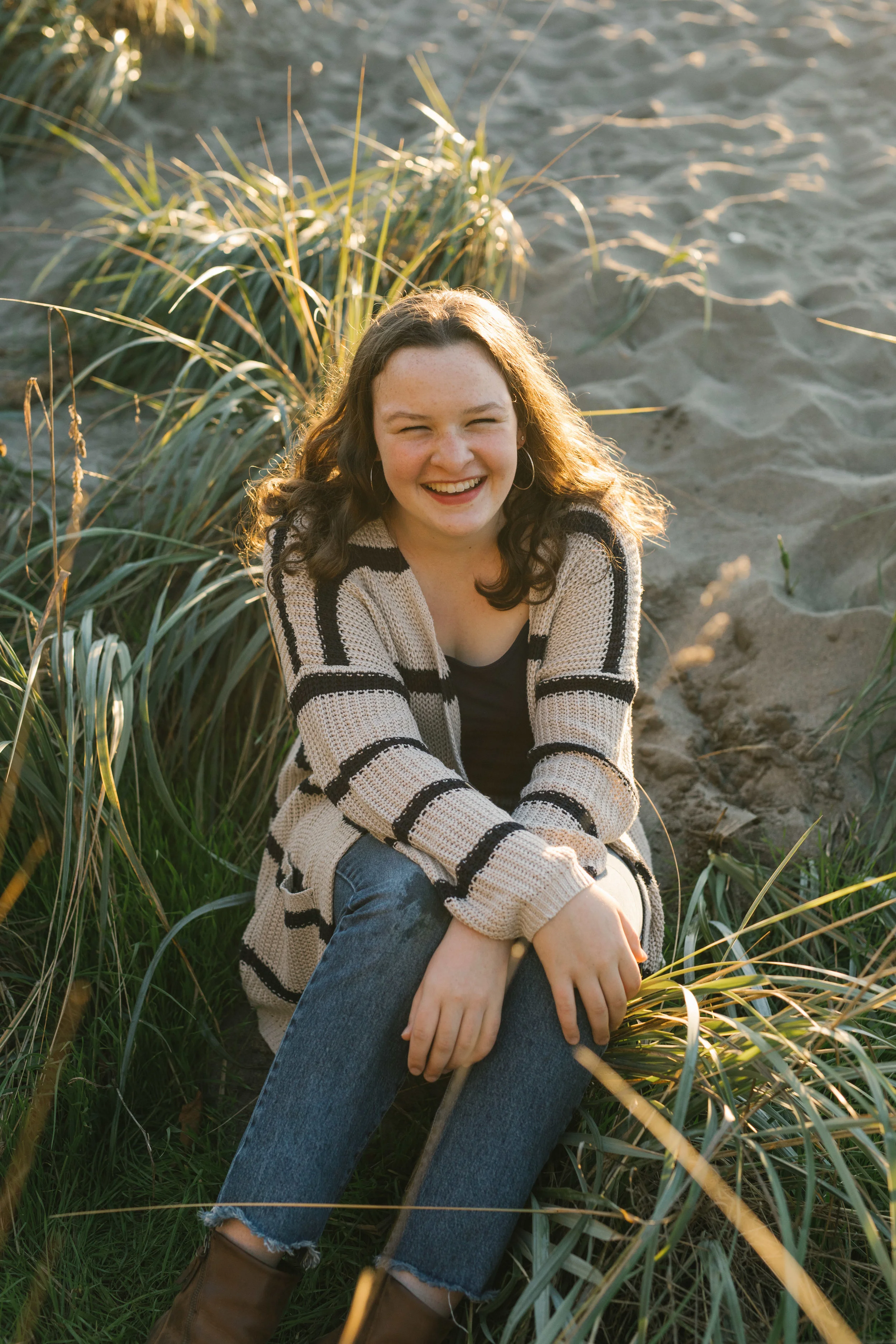 Laurel's Seattle Golden Hour Senior Session at Golden Gardens by Chelsea Macor Photography_-15.jpg