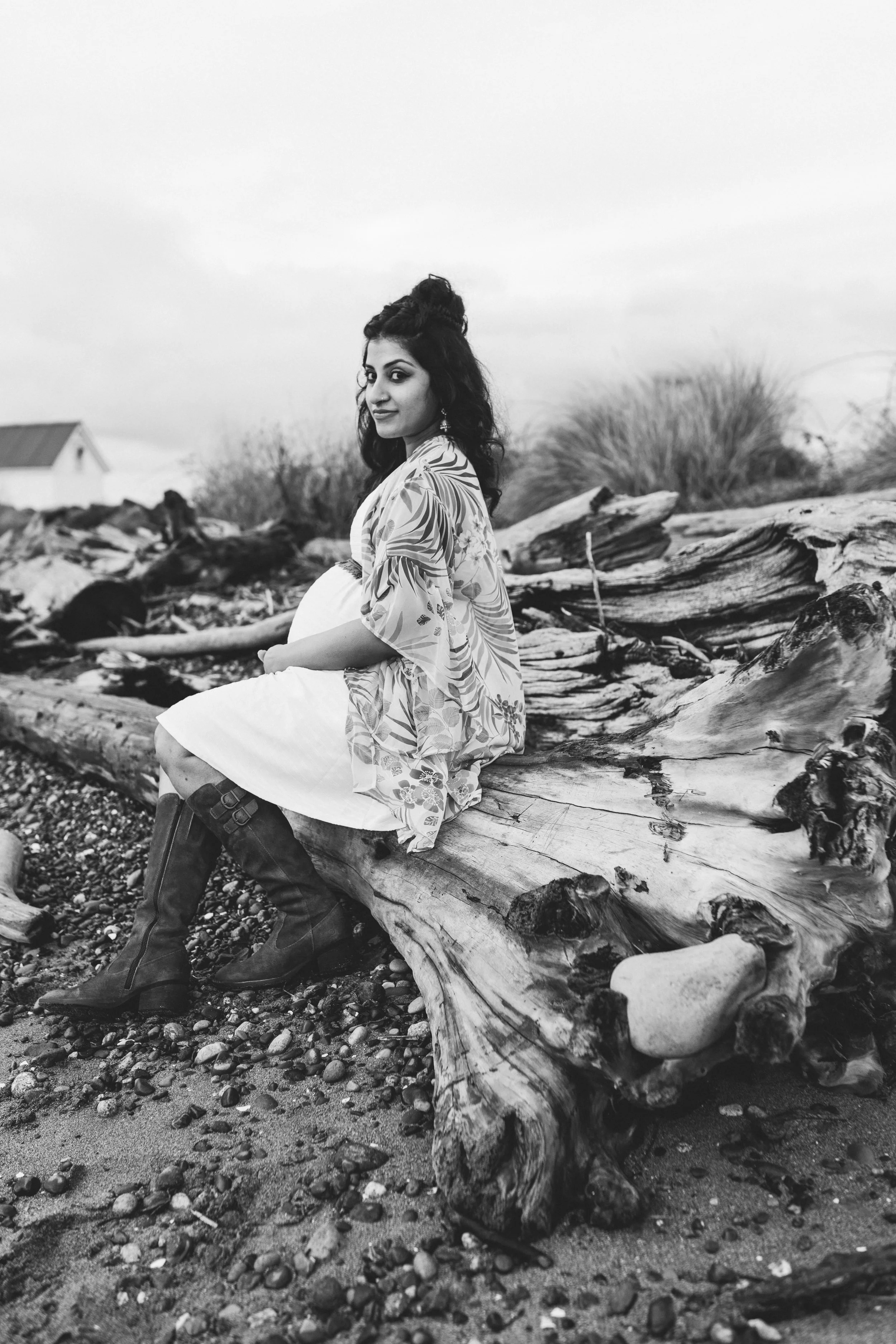 seattle, photographer, photography, discovery park, maternity, natural light, golden hour, sunset, dusk, twilight, family, chelsea macor photography