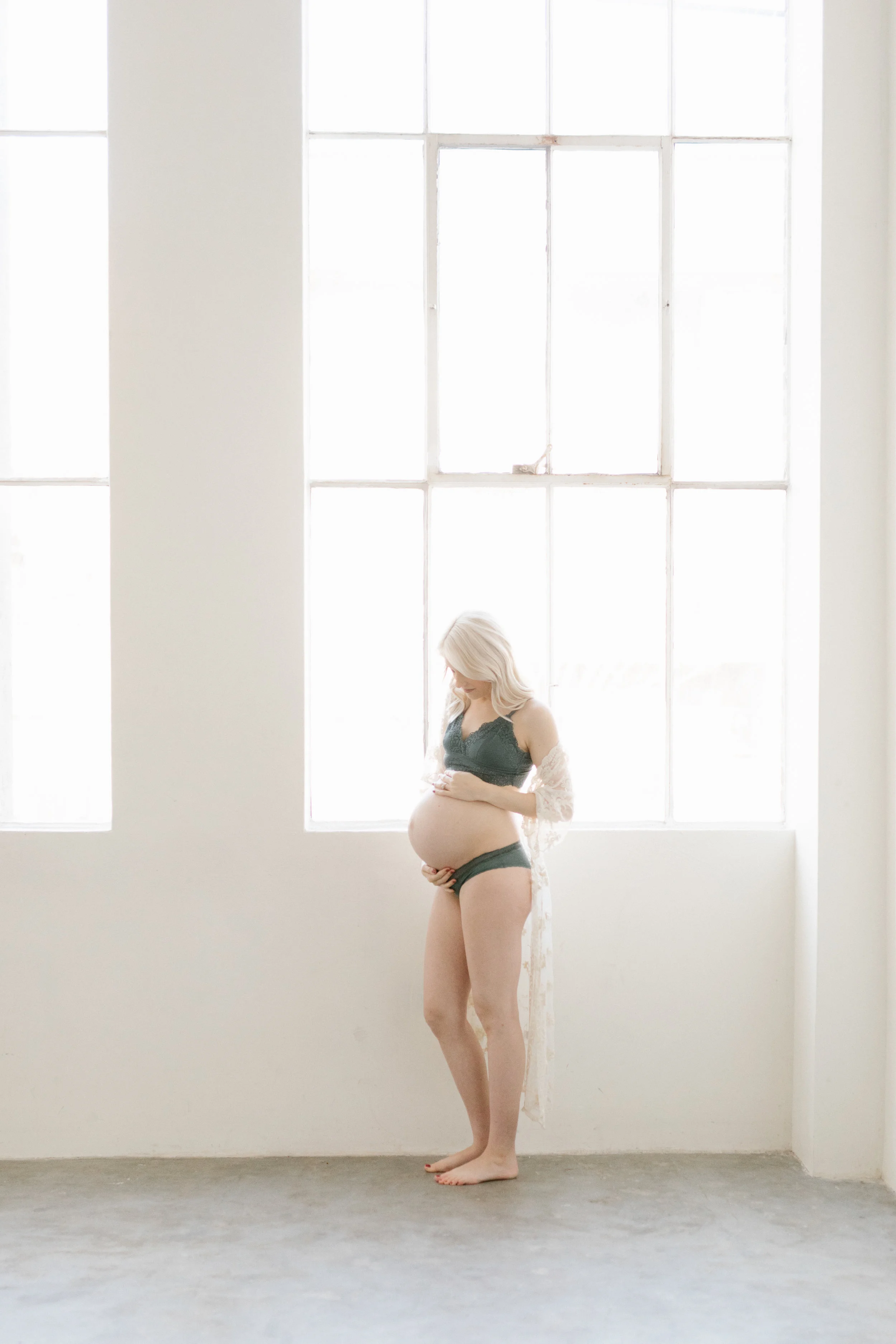 Light Floral Seattle Studio Maternity Session by Chelsea Macor Photography