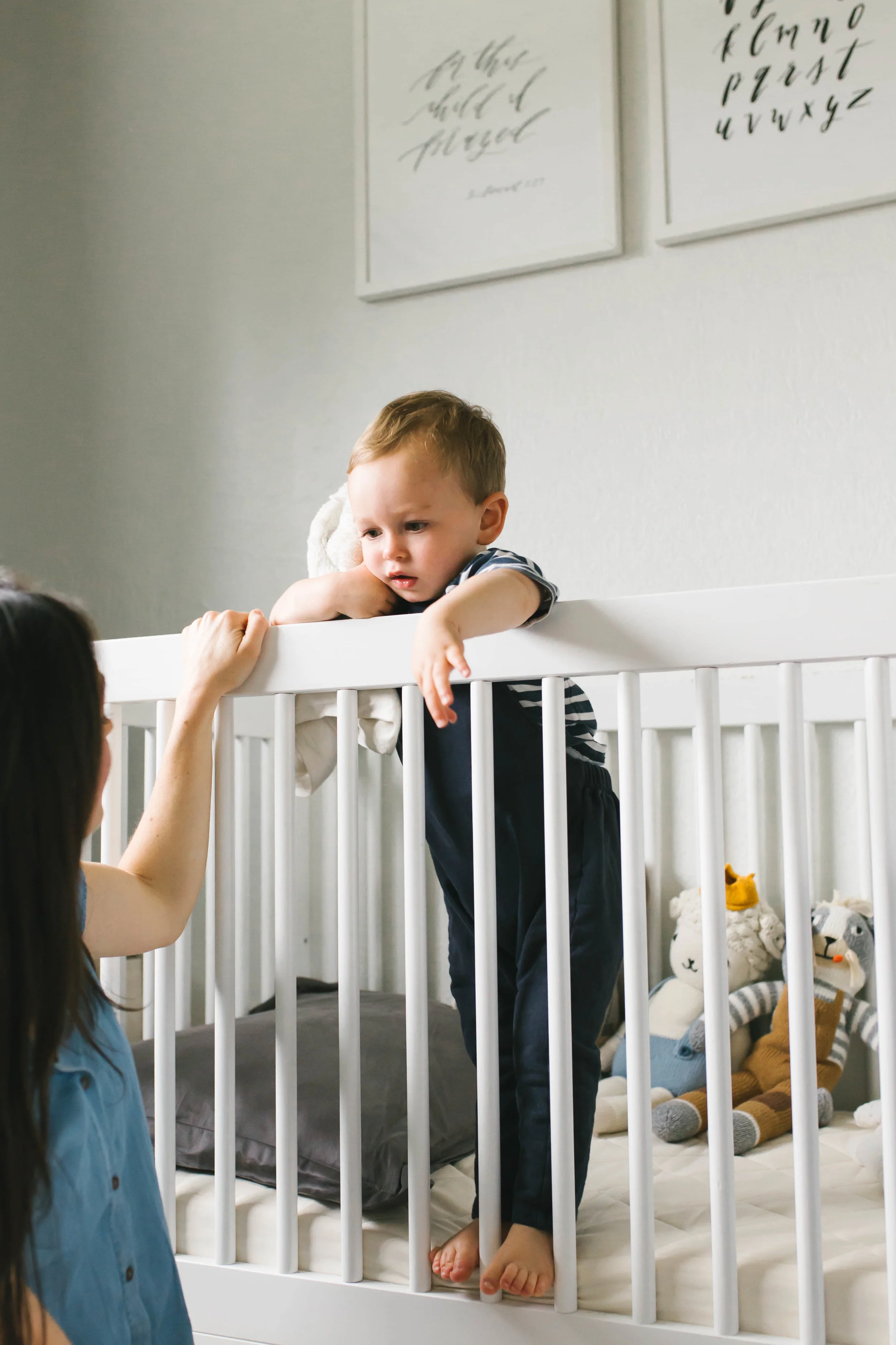 An intimate and authentic home session in Seattle by Chelsea Macor Photography_-5.jpg