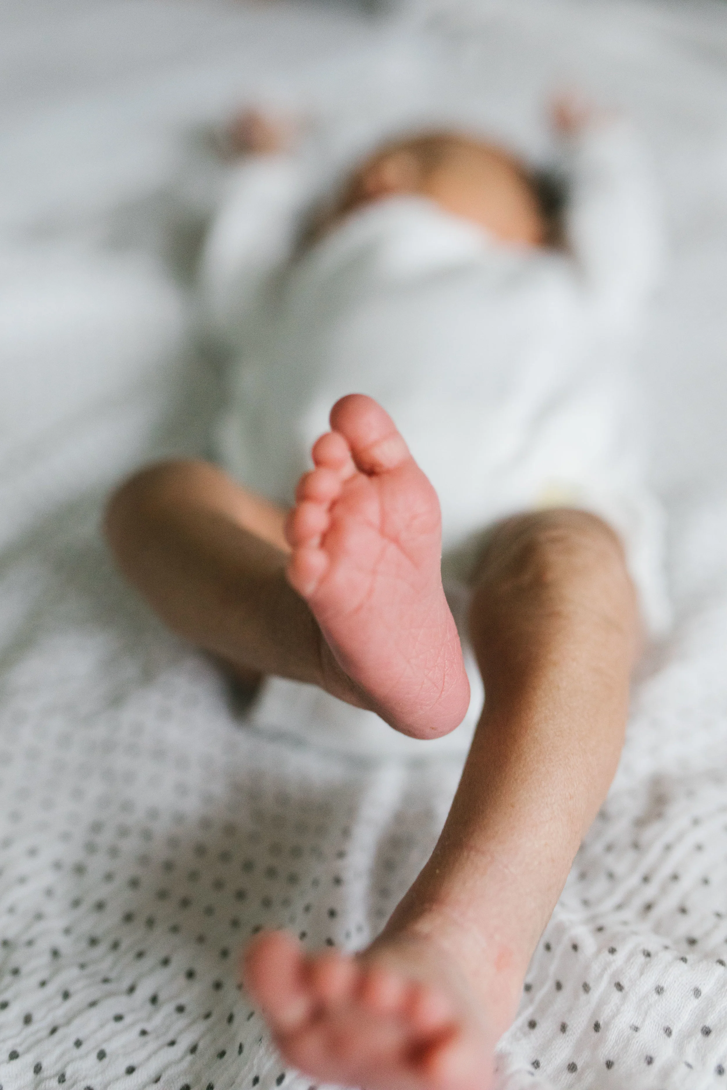What to Dress Baby in for a Newborn Session, Photos from a Seattle WA Newborn Session by Chelsea Macor Photography