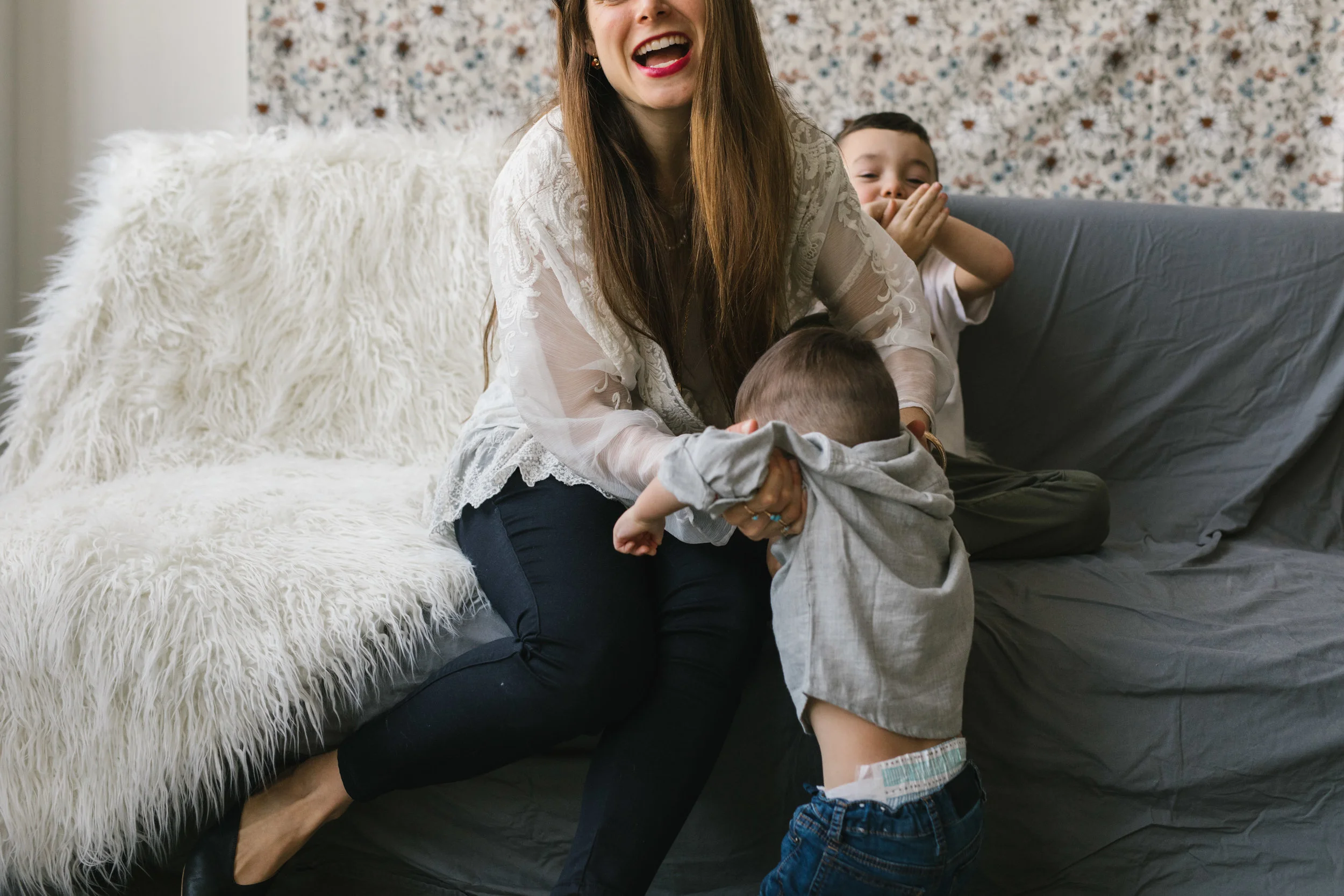 Beautiful intimate authentic mother and children seattle family photography session by Chelsea Macor Photography #seattlefamilyphotographer #seattlemotherhoodportraits #naturallightphotography #authenticfamilyphotos