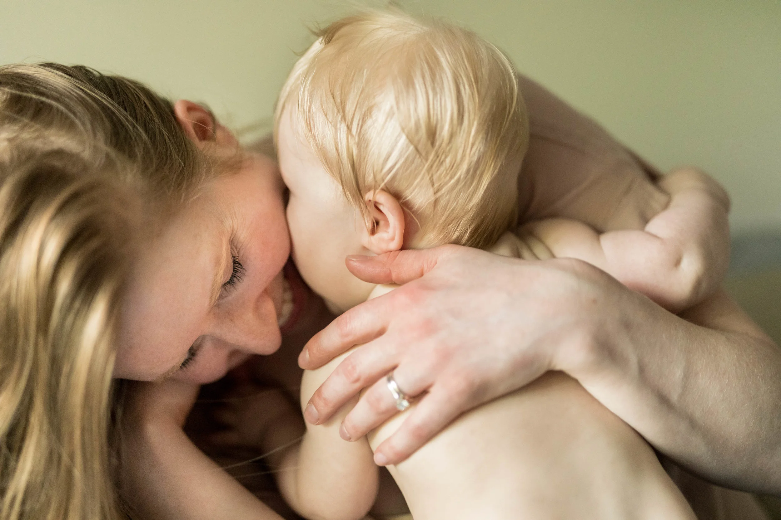 Soulful and intimate kirkland home photography session with mother and daugher by Seattle photographer Chelsea Macor Photography-19.jpg