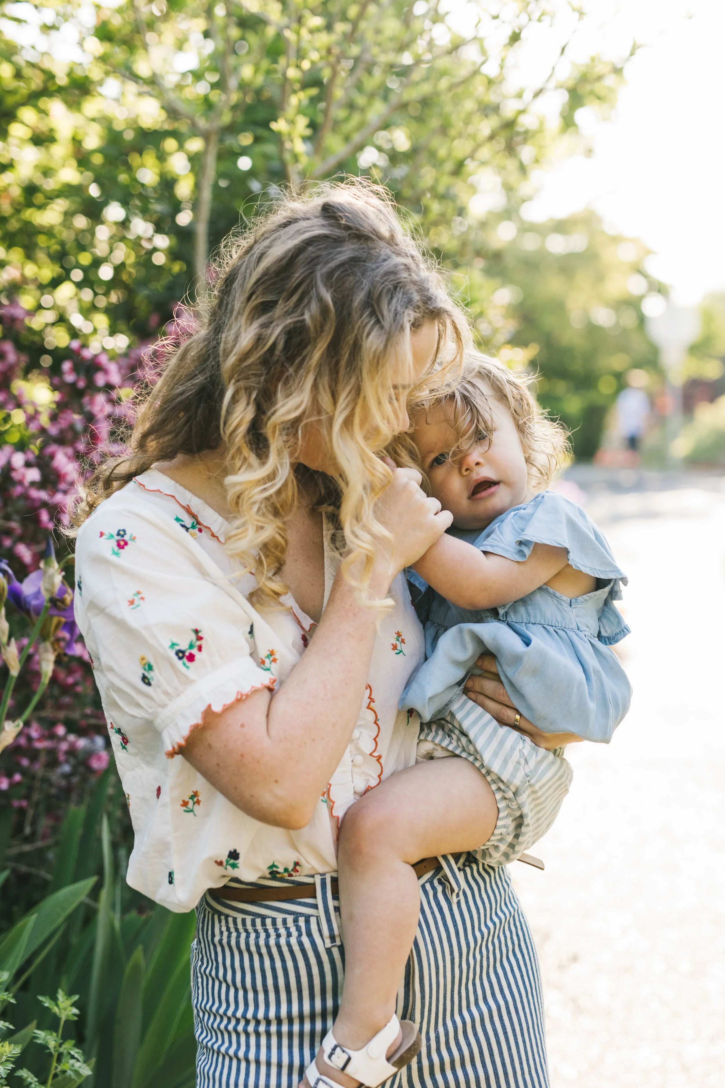 An in-home mother and daughter photography session in Seattle. Beautiful photos can be made with the grumpiest of toddlers. Photos of Brooke Eide and Prim from Chelsea Macor Photography. #seattlefamilyphotography #seattlenewbornphotography #seattlemotherdaughterphotos #mommyandme #lifestylephotography