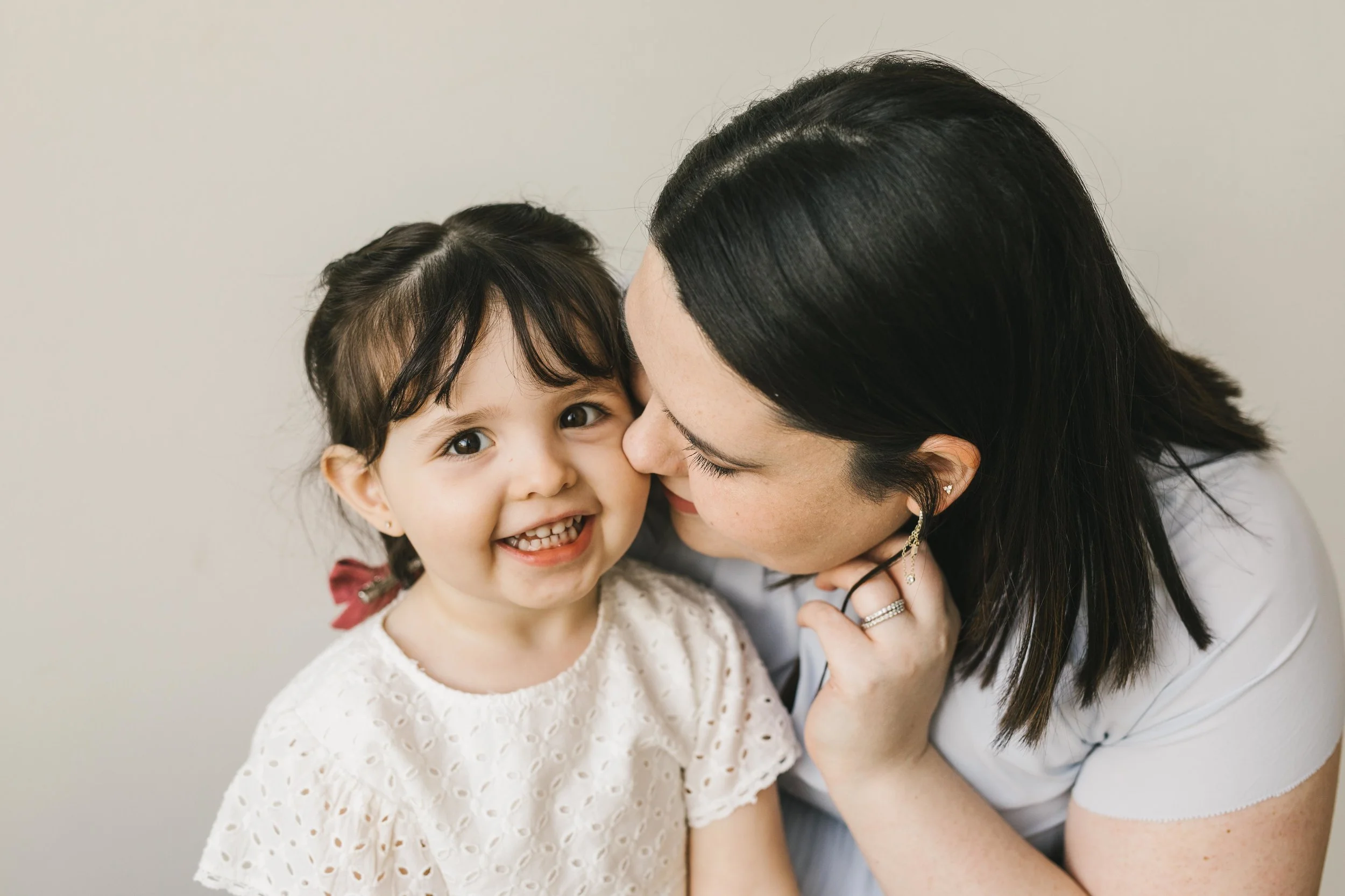 Strong beautiful mother and daughter session in a seattle studio with chelsea macor photography #seattlemotherhoodphotographer #seattlefamilyphotographer #seattlematernityphotographer