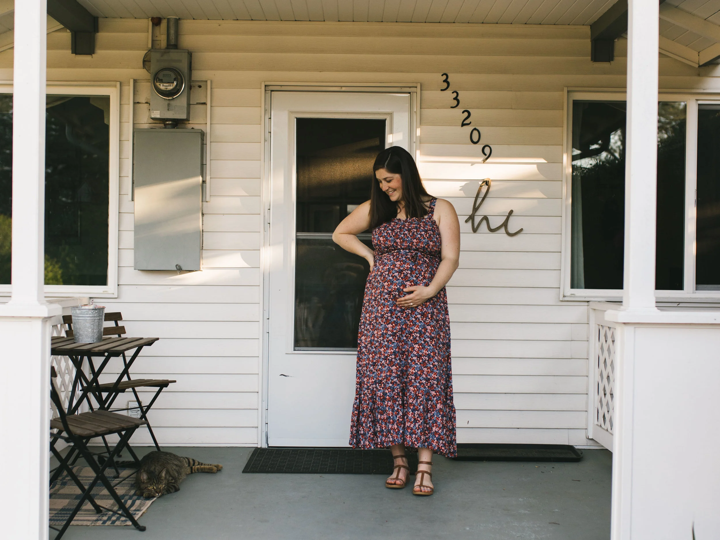 Fall city in-home maternity session, natural light, candid, family photography by Seattle Photographer Chelsea Macor Photography #seattlematernityphotographer, #seattlefamilyphotographer #seattlelifestylephotographer