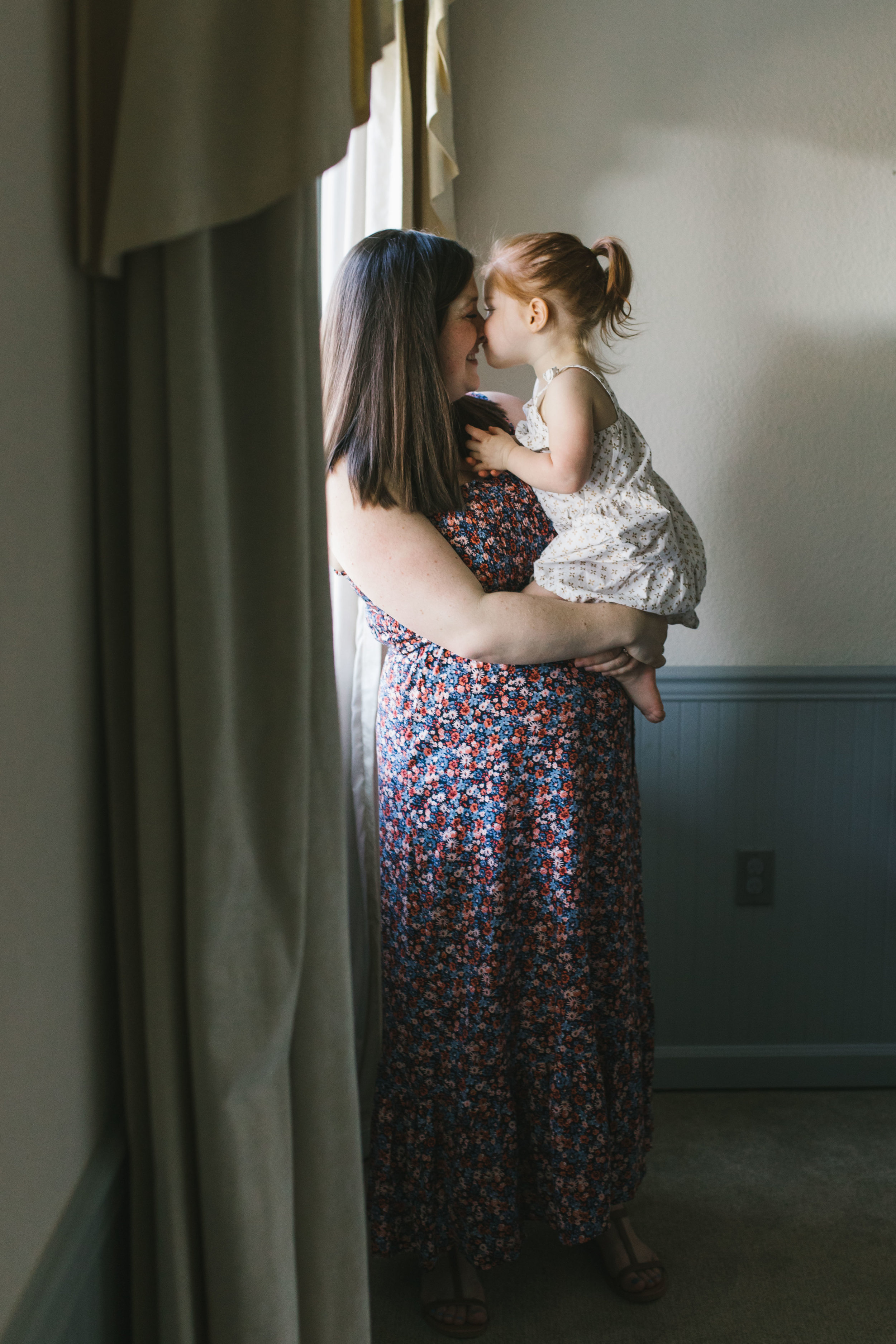 In-home maternity session with sweet family in Seattle with Chelsea Macor Photography-2.jpg