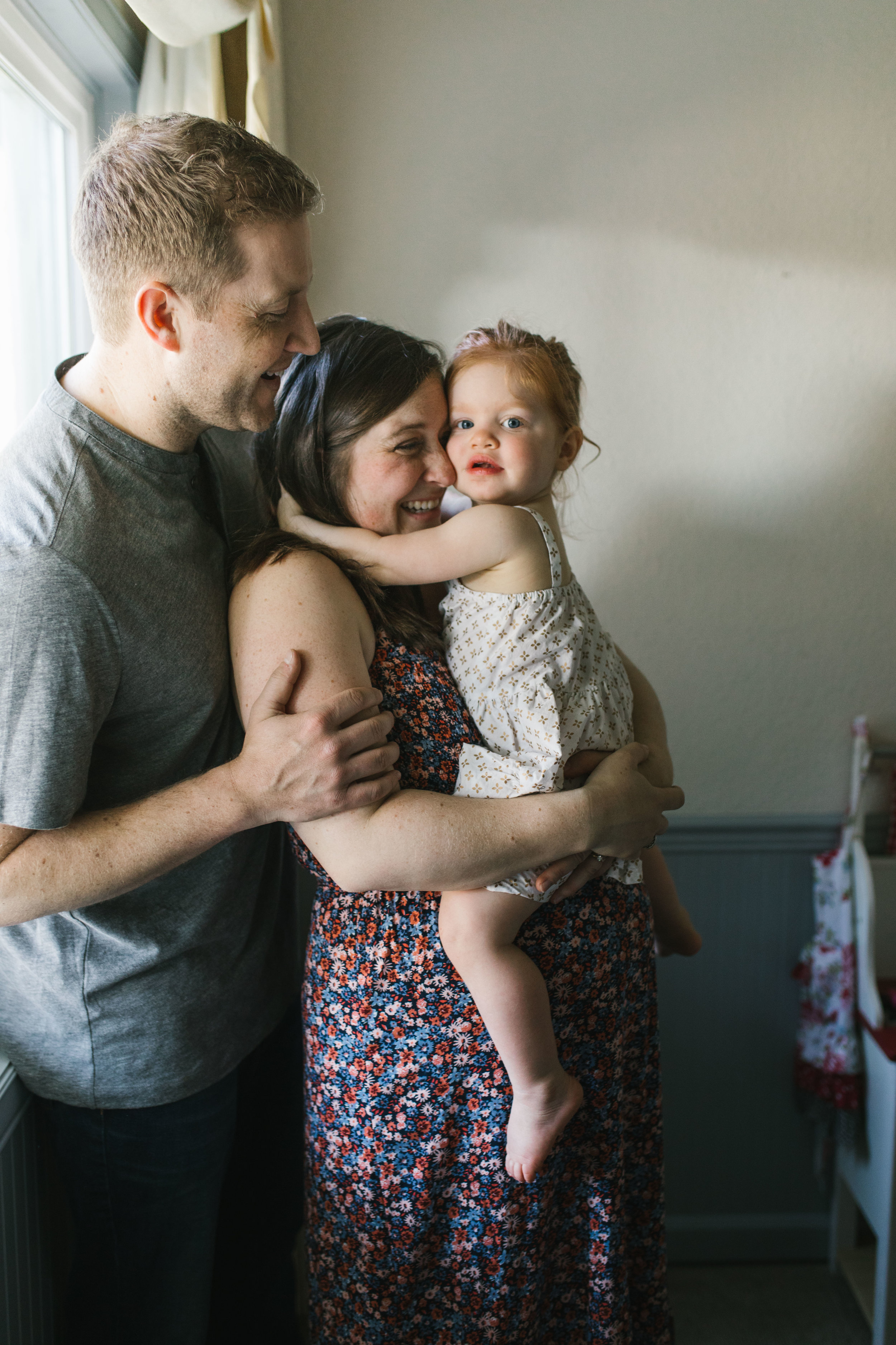 In-home maternity session with sweet family in Seattle with Chelsea Macor Photography-11.jpg