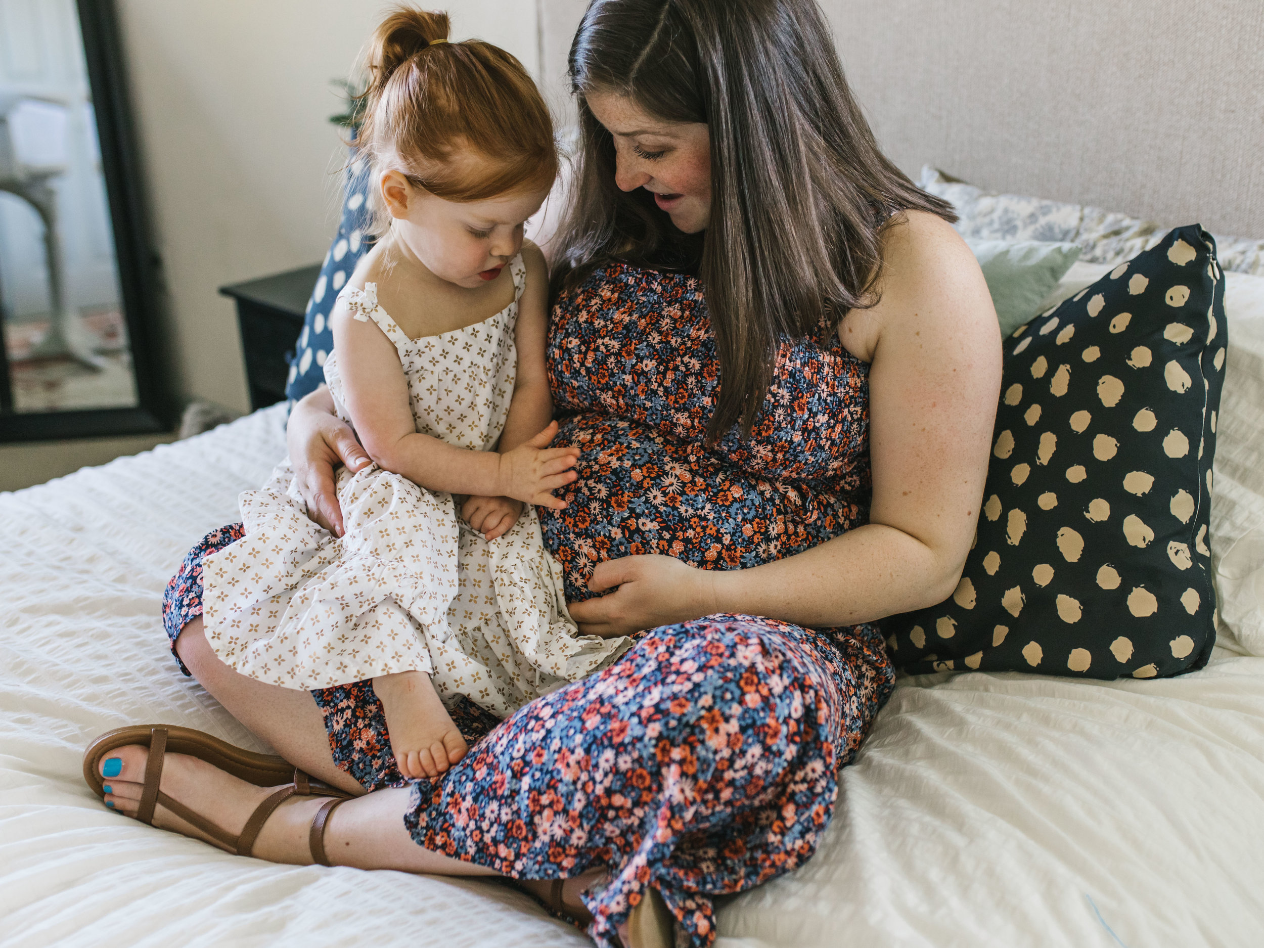In-home maternity session with sweet family in Seattle with Chelsea Macor Photography-16.jpg