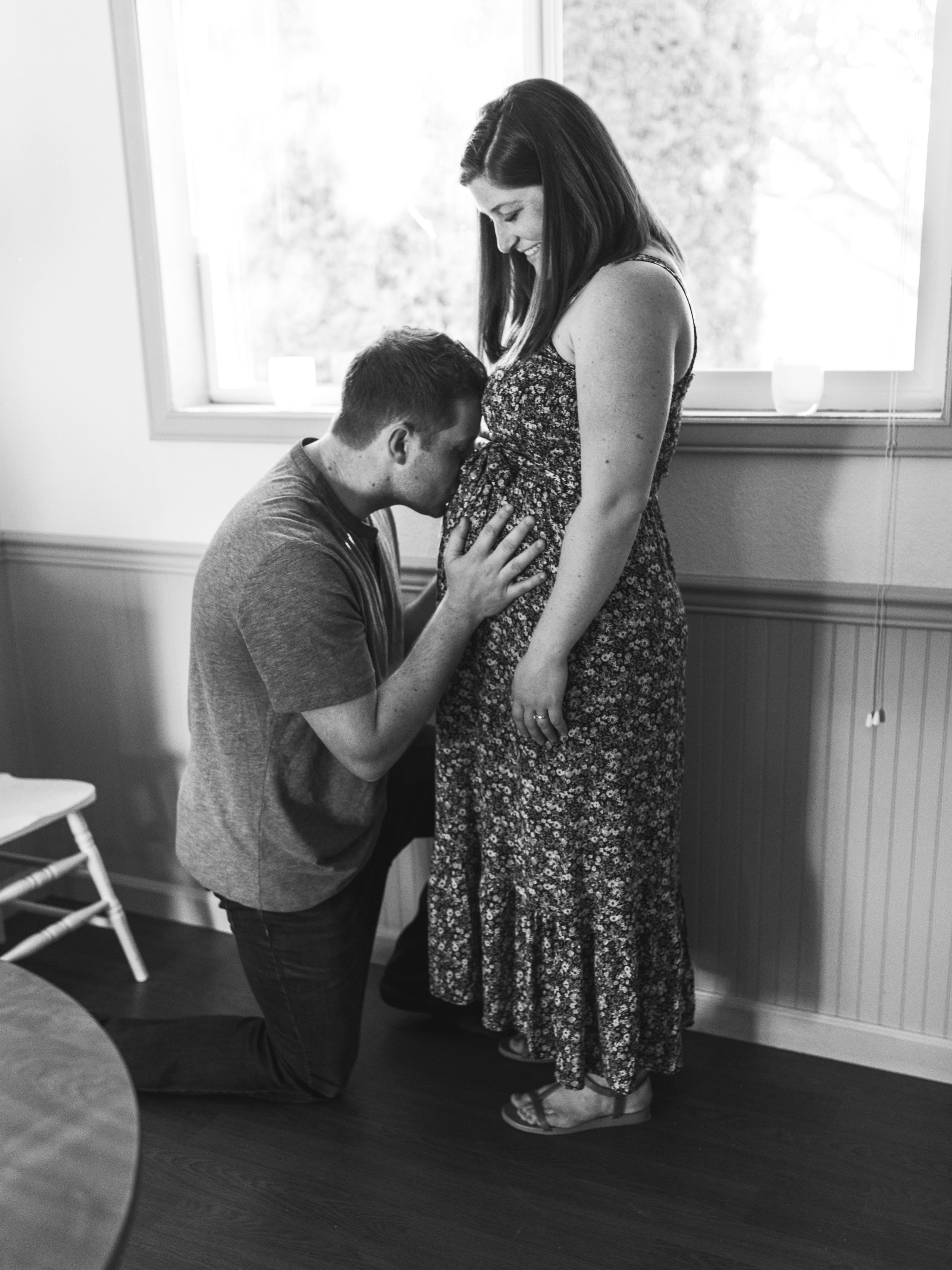 In-home maternity session with sweet family in Seattle with Chelsea Macor Photography-23.jpg