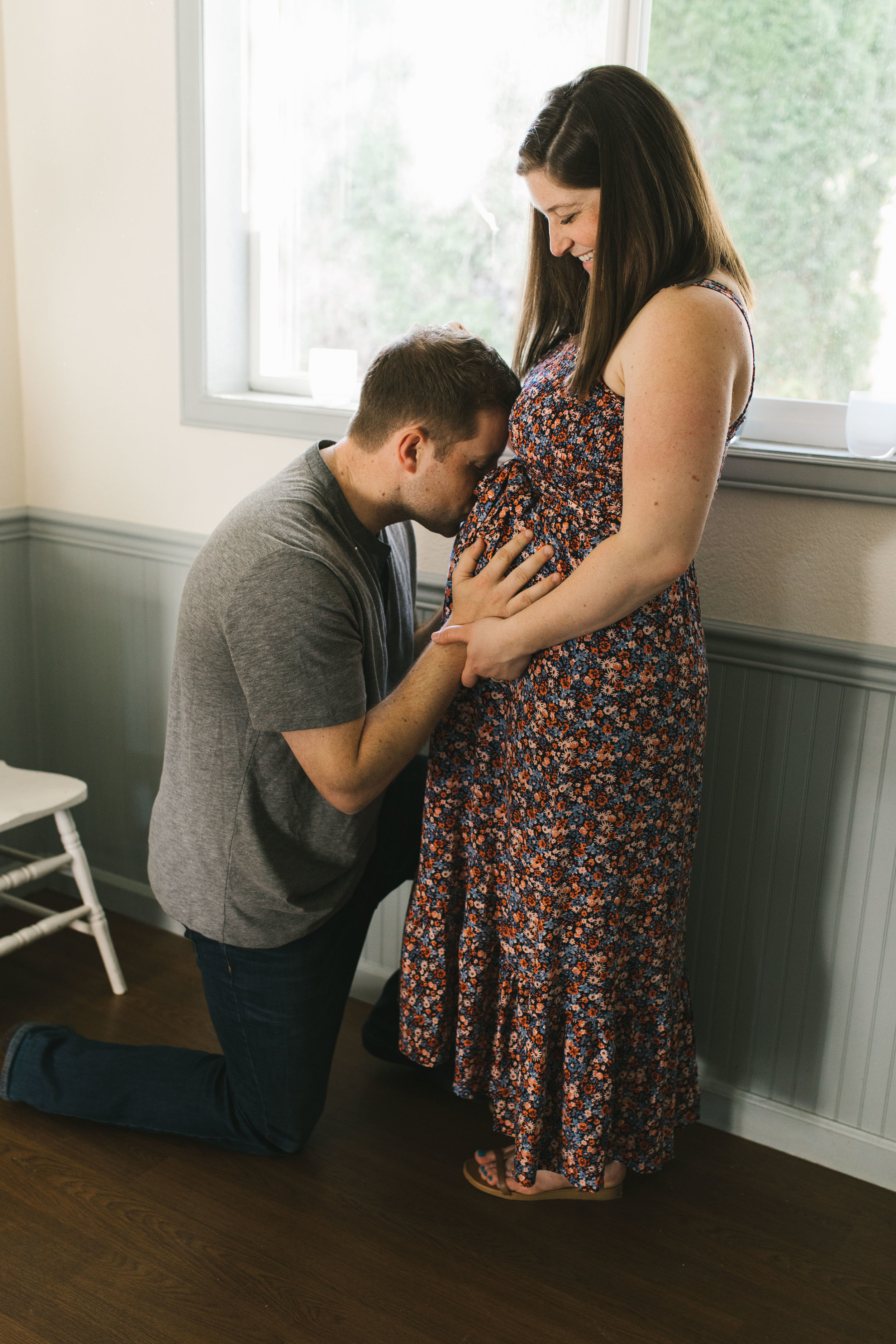 In-home maternity session with sweet family in Seattle with Chelsea Macor Photography-24.jpg