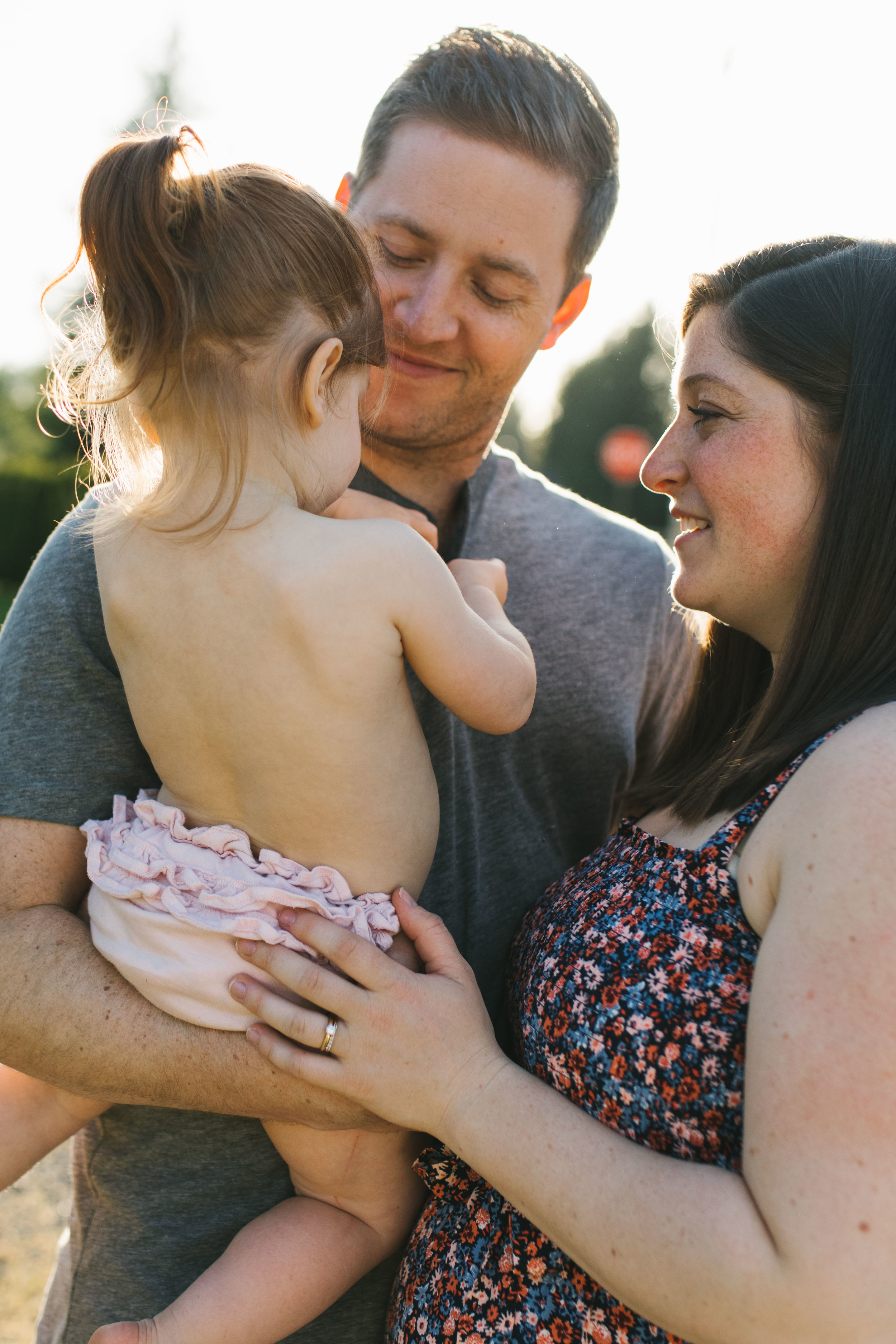 In-home maternity session with sweet family in Seattle with Chelsea Macor Photography-58.jpg