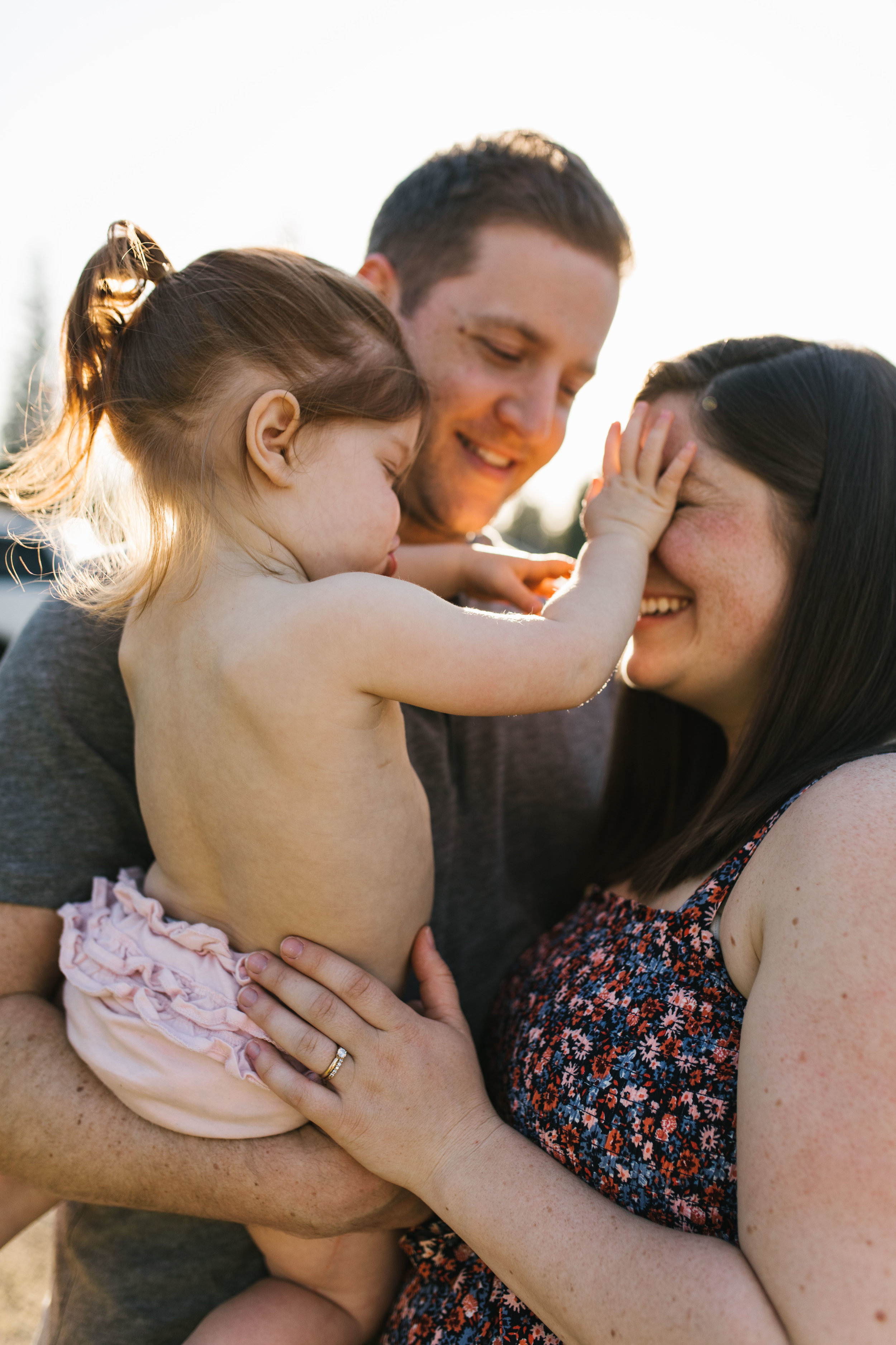 In-home maternity session with sweet family in Seattle with Chelsea Macor Photography-60.jpg