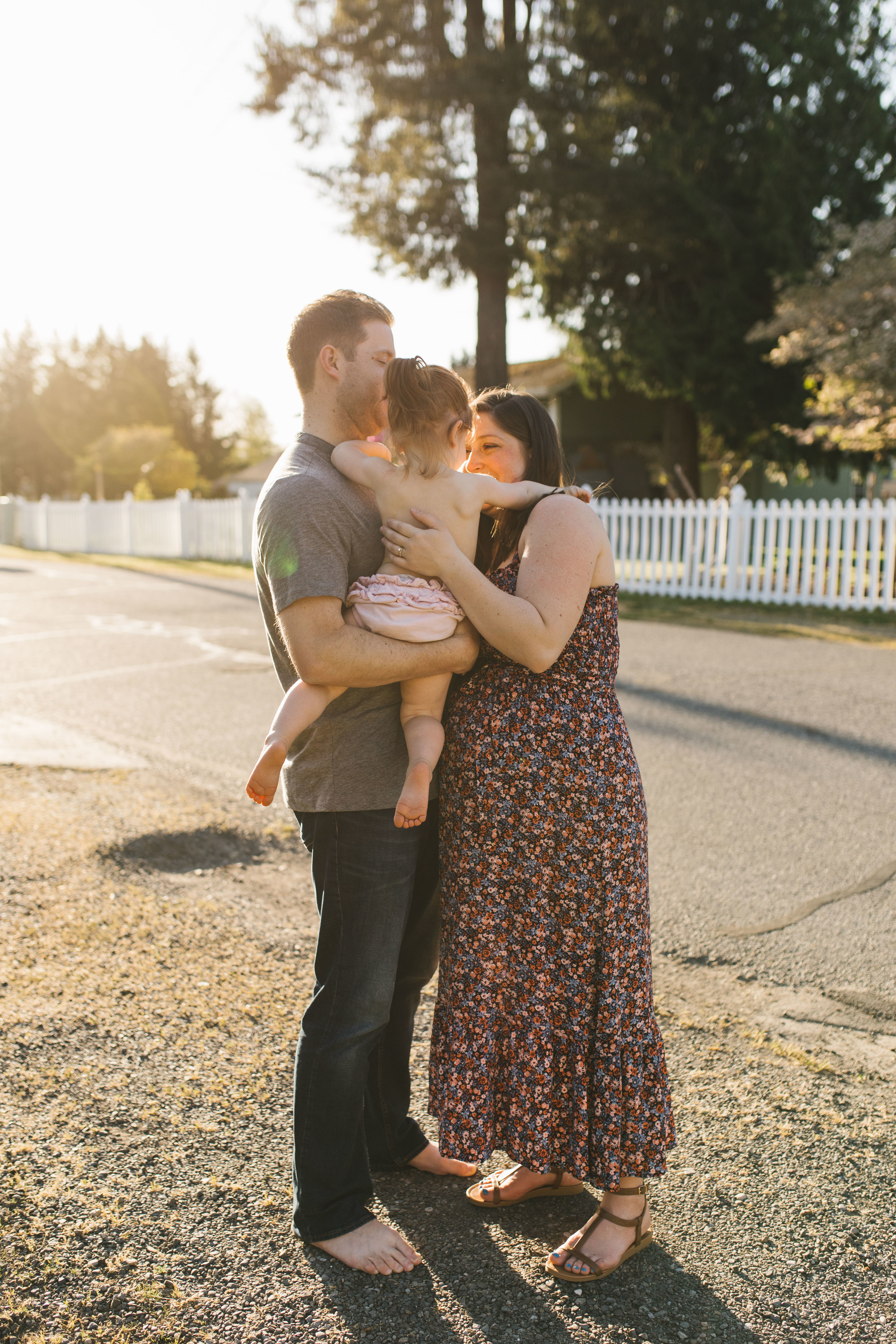 In-home maternity session with sweet family in Seattle with Chelsea Macor Photography-67.jpg