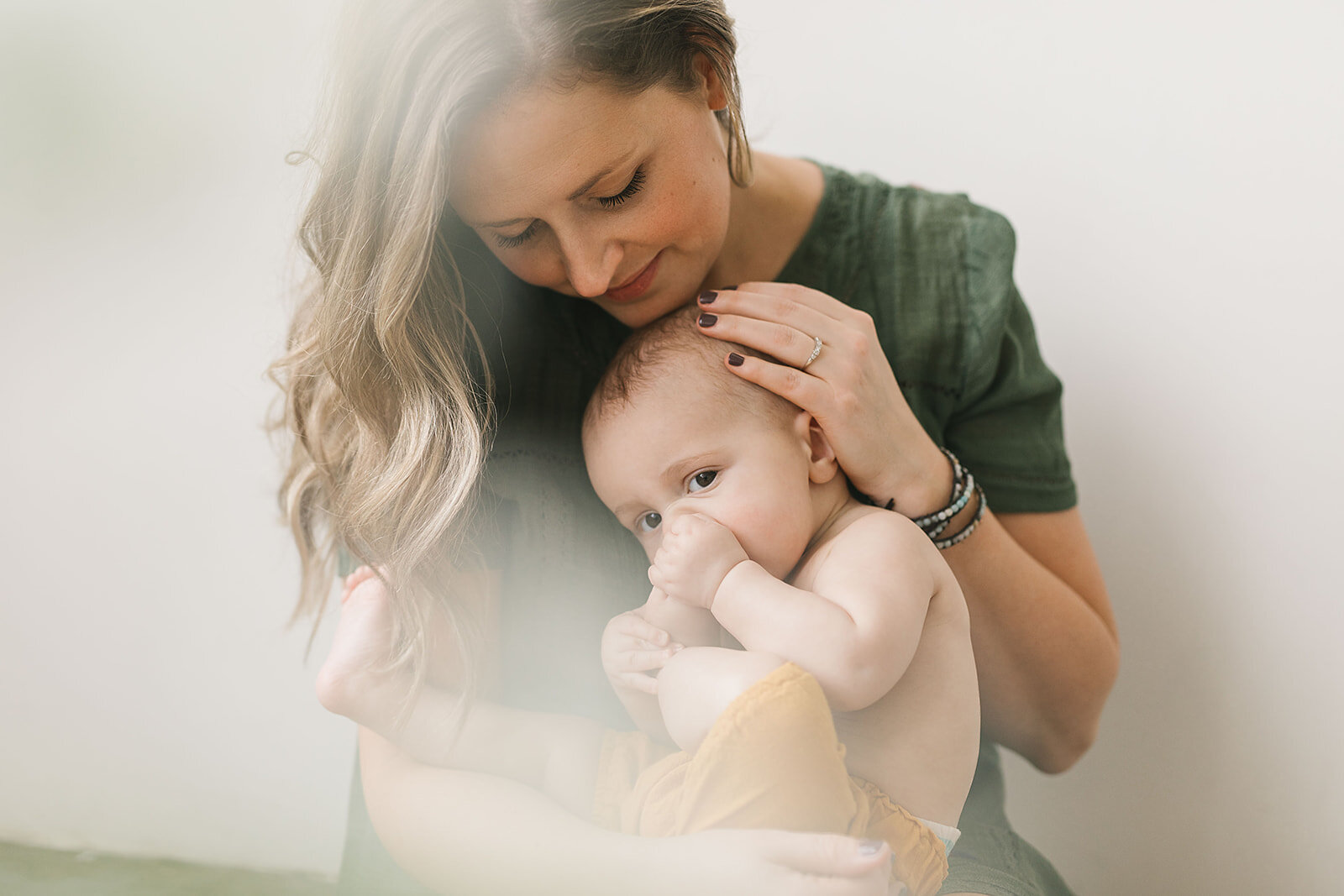 Mother_and_child_captured_in_a_natural_light_Seattle_studio_photographed_by_Chelsea_Macor_Photography-16.jpg