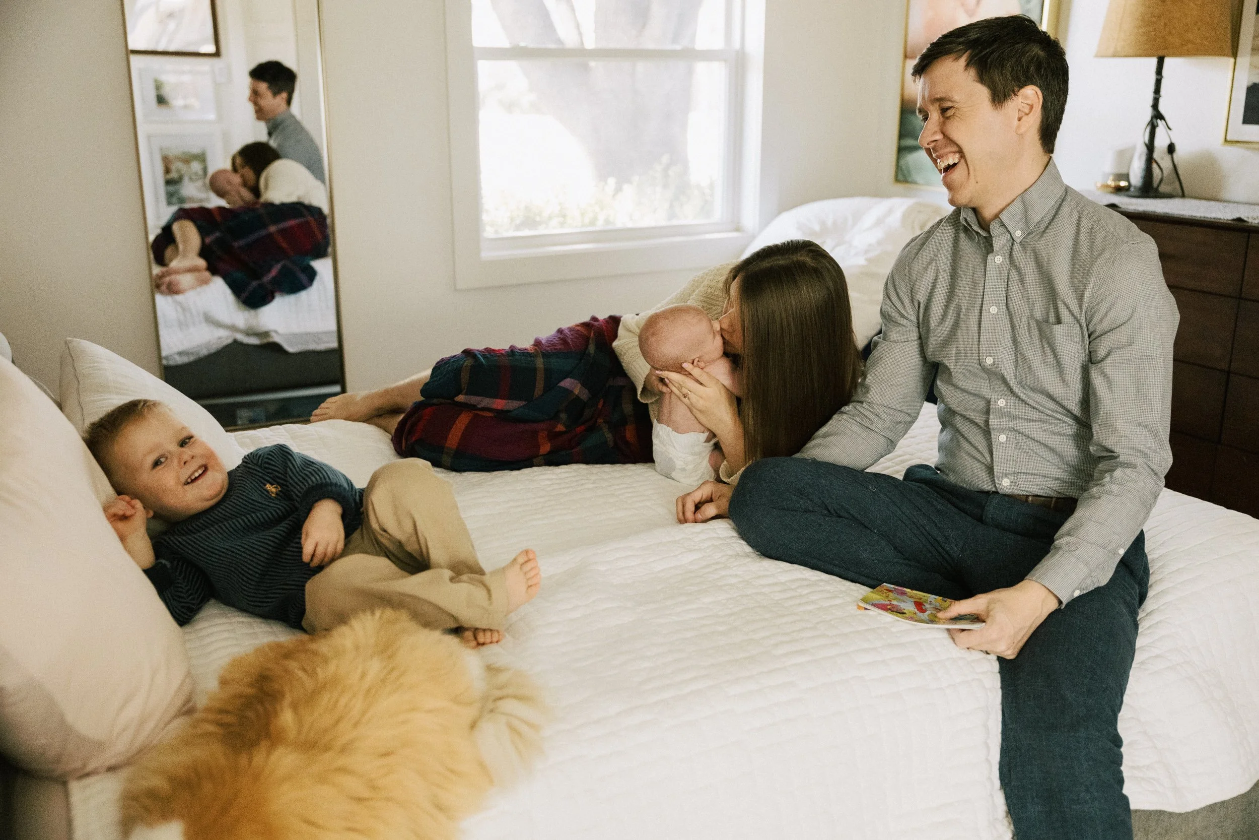 Seattle newborn session with toddler sibling and parents