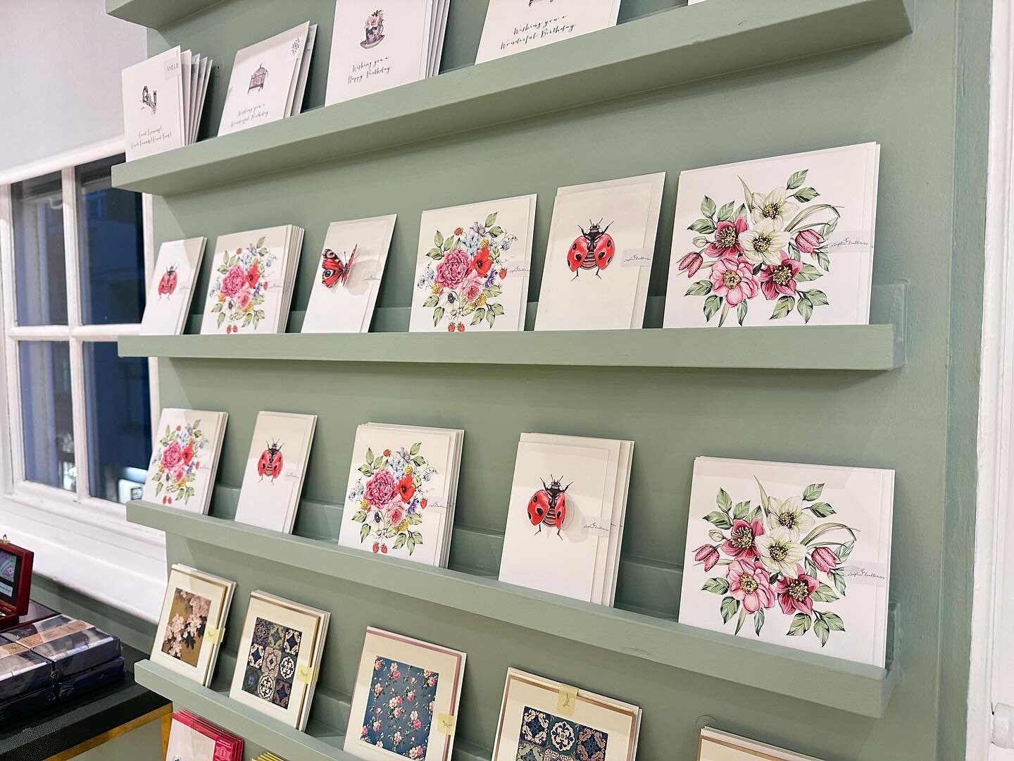 🎉 Big News 🎉
I am so excited to announce that you can now shop my luxury greetings cards from the incredible @fortnums 
I sent out my first order to their beautiful store before Christmas and I finally got to pop in and see the cards on display in 