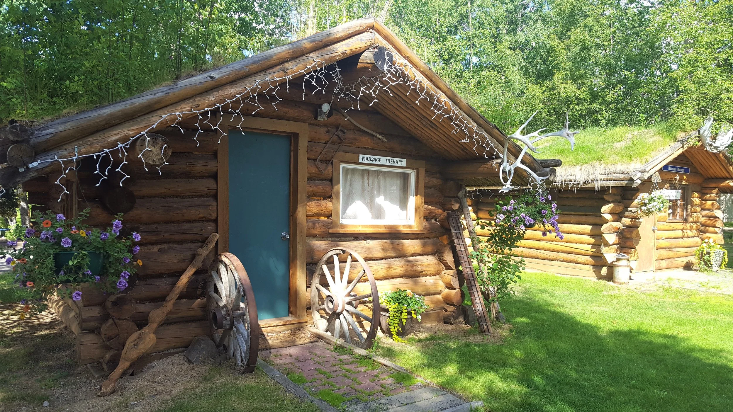 Located inside Cabin across from Pool House entrance. Please make appointments at The Pool Desk. Check out our video: A place to relax 😌