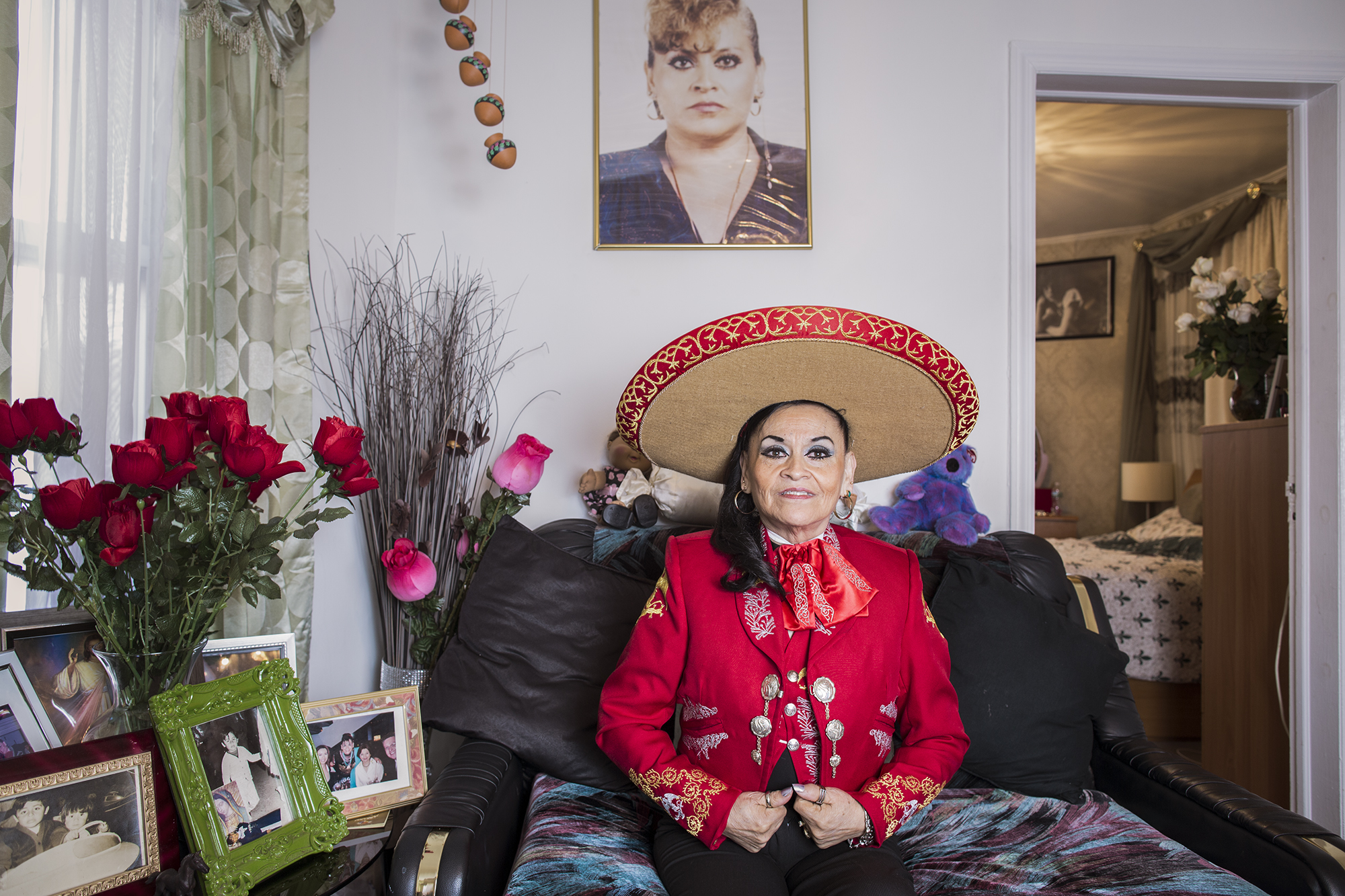  Yolanda Leticia is a mariachi singer from Veracruz, México, and coordinator and teacher of the Mariachi Academy for children in New York. In her house in Jamaica, Queens, she has a studio where she rehearses her singing. Yolanda is considered the Qu