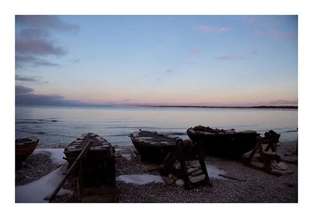 Thank you to all our essential workers, including all hospital workers, those in utility fields, and those working in all aspects of shipping getting all our supplies to us. ✨
✨
Thanks also to everyone doing their part with social isolation.✨
✨

#cap