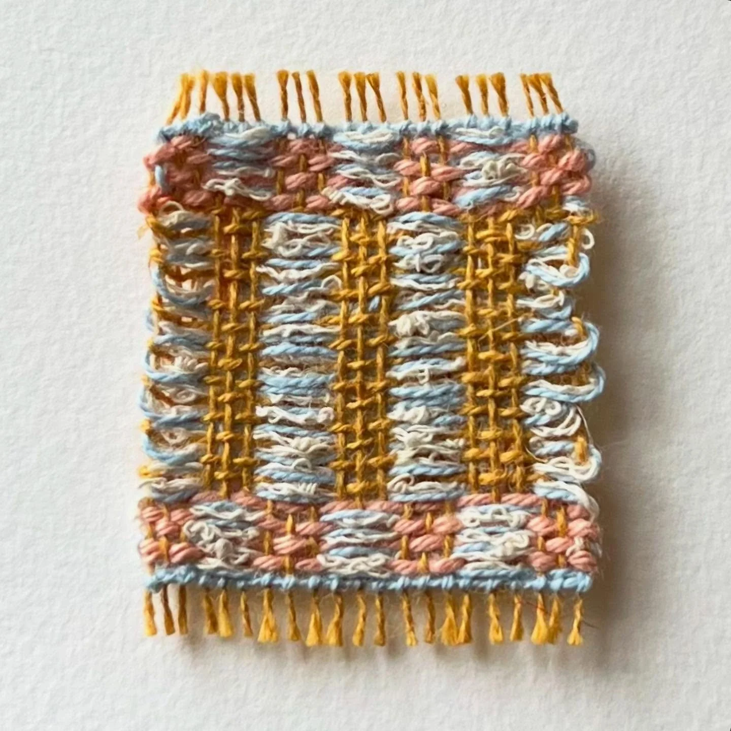 Tiny art! Why are small things so cute? 

These itty bitty tapestries can be found in my shop! Go pick one out and I can pop it in the mail to you today 💌
.
.
.
.
.
#tinyart #woven #weaverfever #textilepattern #snailmaillove