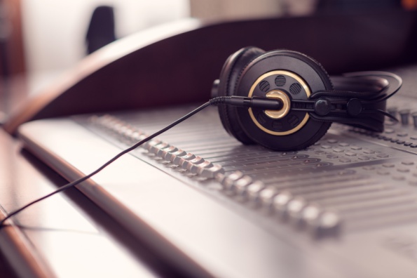 Facing the Music: Justin Bieber and Usher Head to Court in Copyright Suit