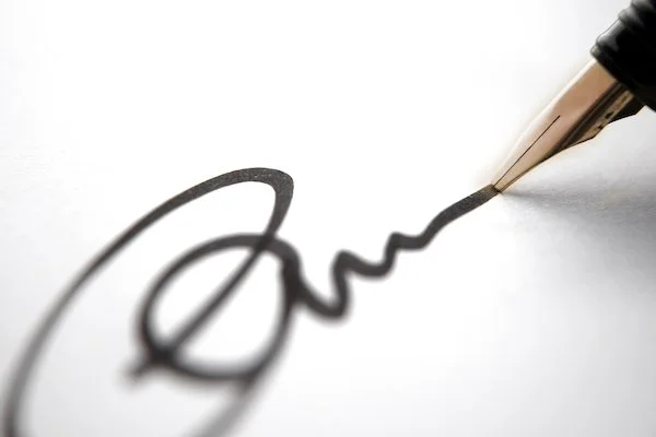 9 Essential Clauses for Service Contracts That Limit Fallout Damage