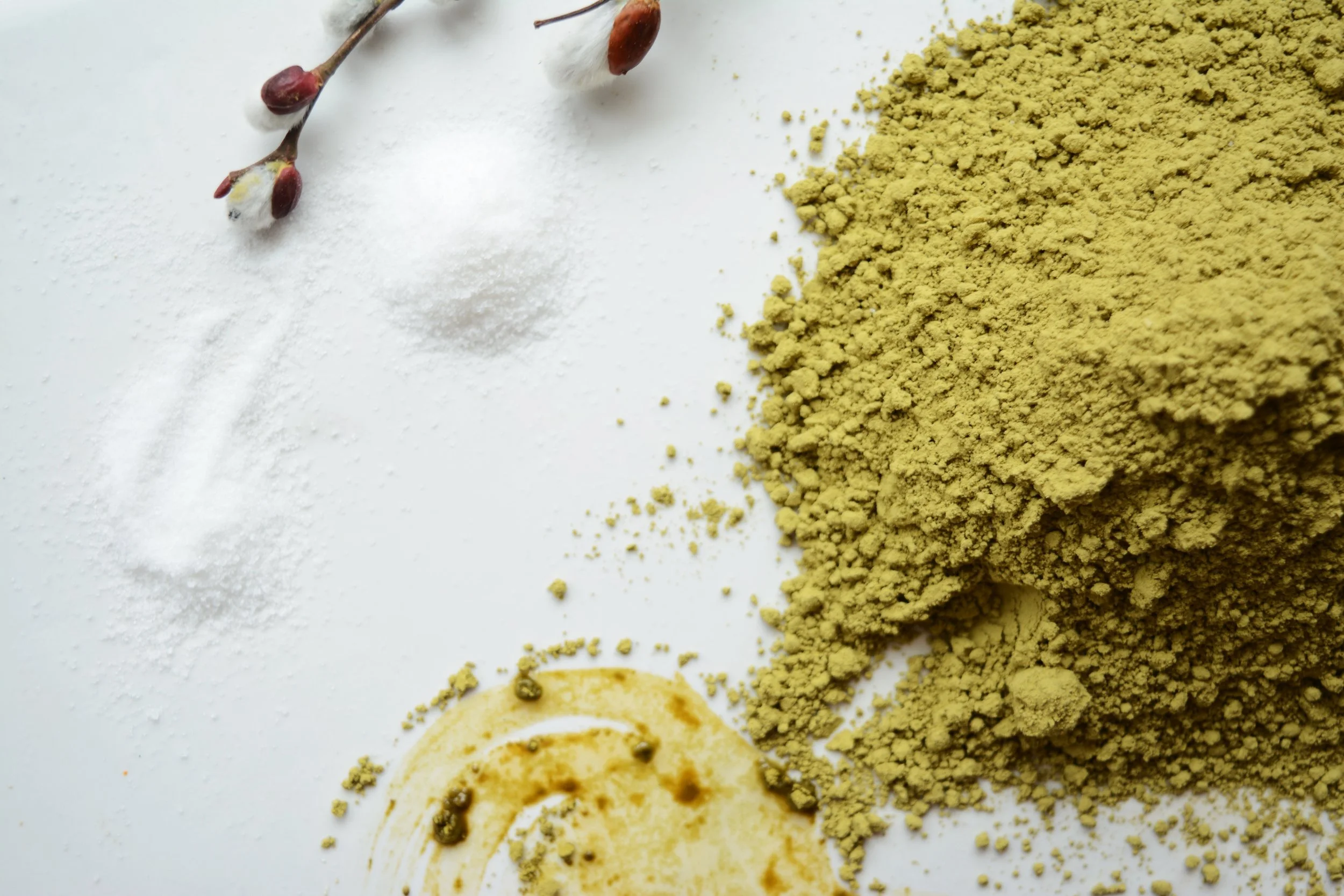  My henna is all natural, made by me containing only natural ingredients:&nbsp;henna leaves, essential oil,&nbsp;sugar &amp; water. Pure plant magic ya'll. 