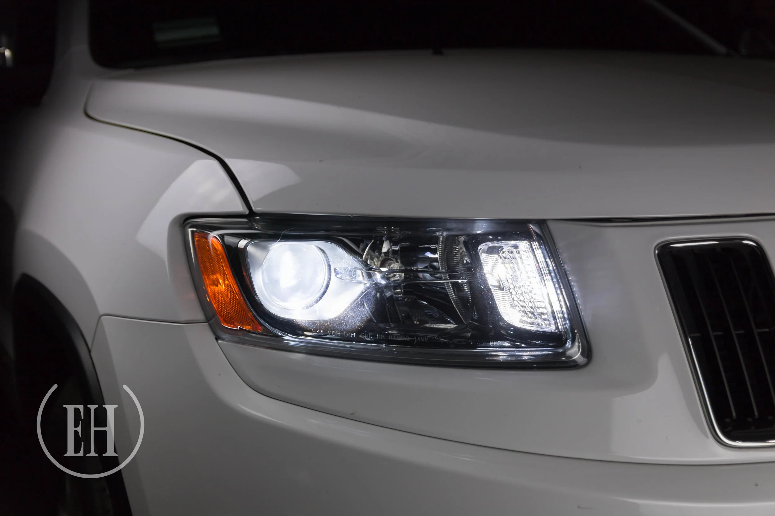jeep-grand-cherokee-evil-headlights-2.jpg