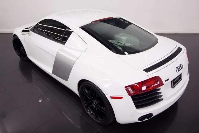 AudiR8_7.jpg
