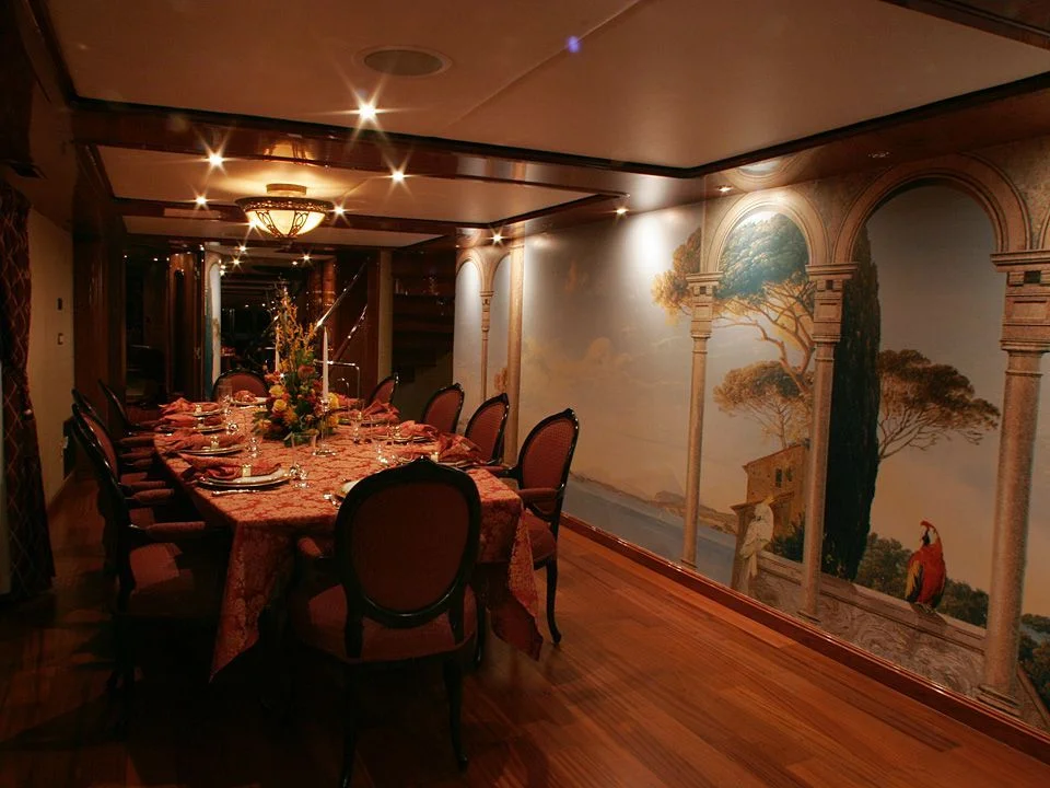 143 Expedition Dining Room 2.jpg
