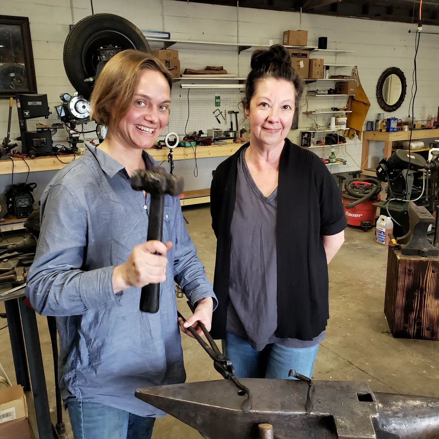 Happy to have @elizabrownjewelry and @skye.erie in the shop for some blacksmithing this morning. Both came into the shop with metalworking experience and so they flew through the project, making some really nice hooks with a leaf detail. ##Blacksmith