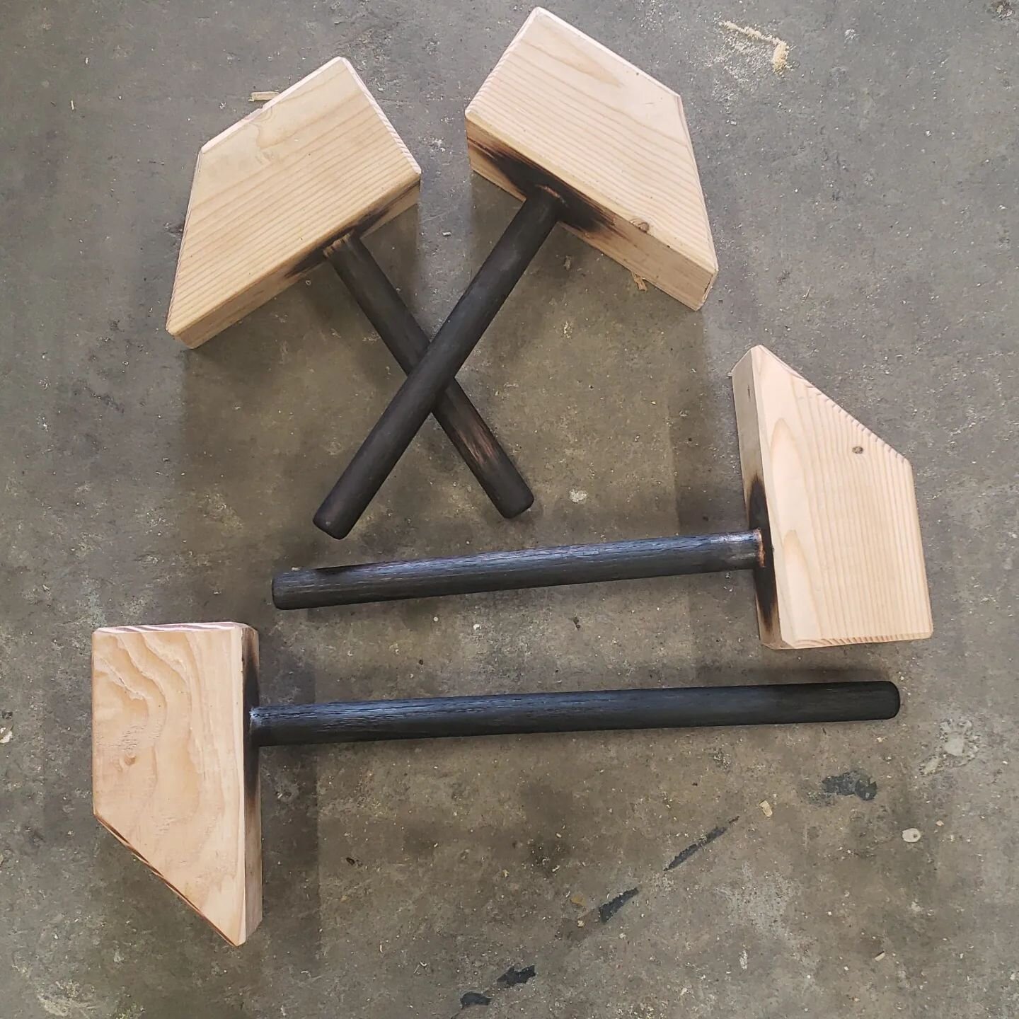 This morning in the shop I finally got around to making a new set of #WoodMallet. In the #BlacksmithShop, wood mallets are use for making adjustments to hot steel without marring the surface. This is a very simple design with just an oak dowl set int