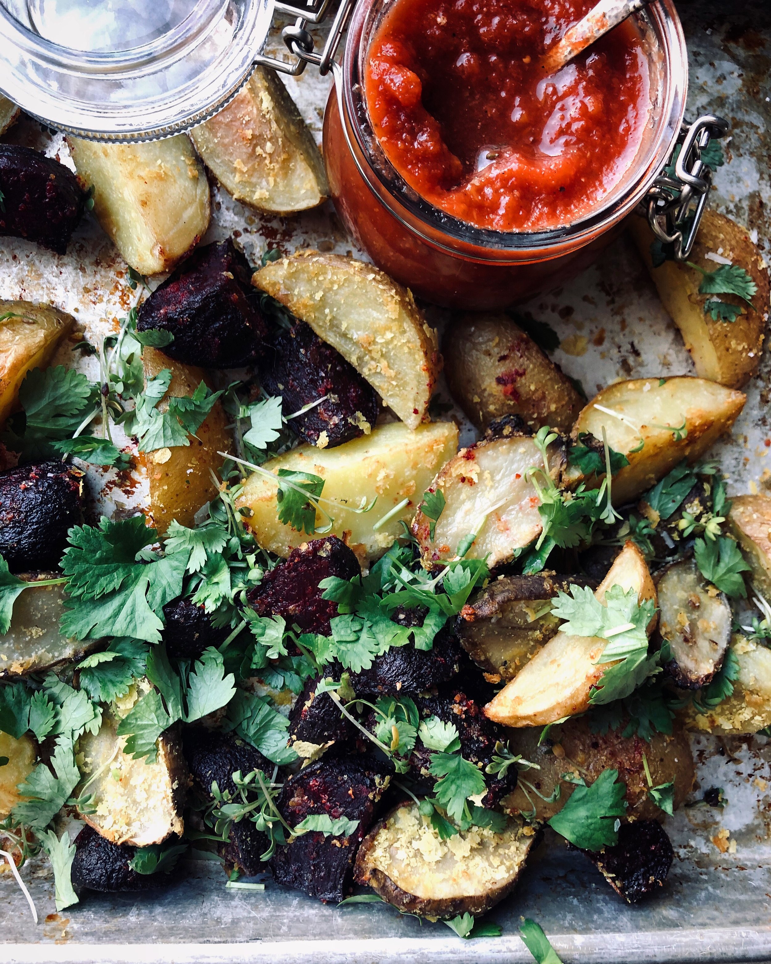 Plant-based-by-thess_Roasted-potato-hommade-ketchup.JPG