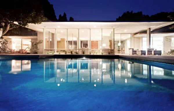 15-Pool+&+Yard+07.jpg