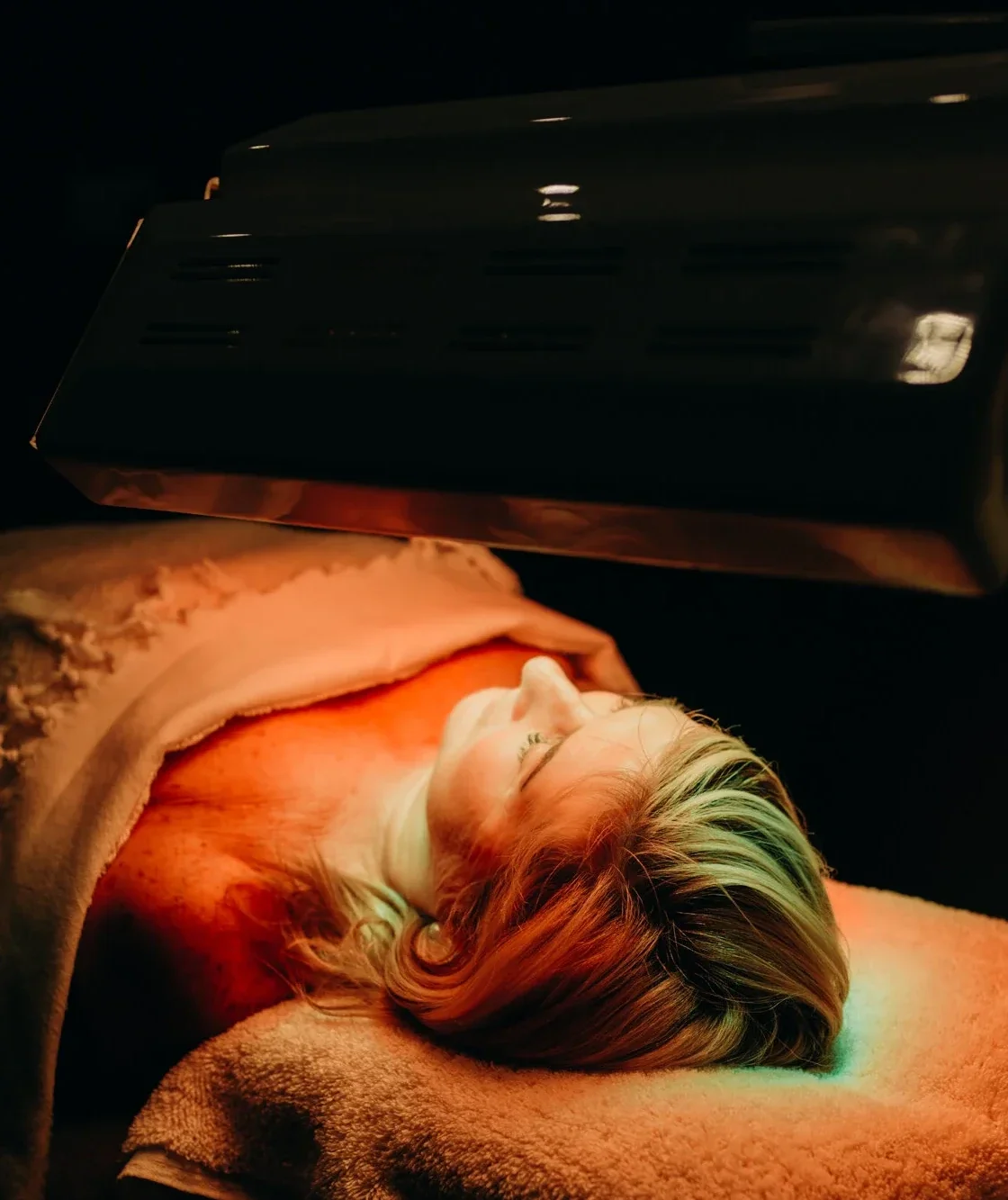 LED_Polychromatic_Phototherapy_Arama_Wellness_Centre_Melbourne.webp