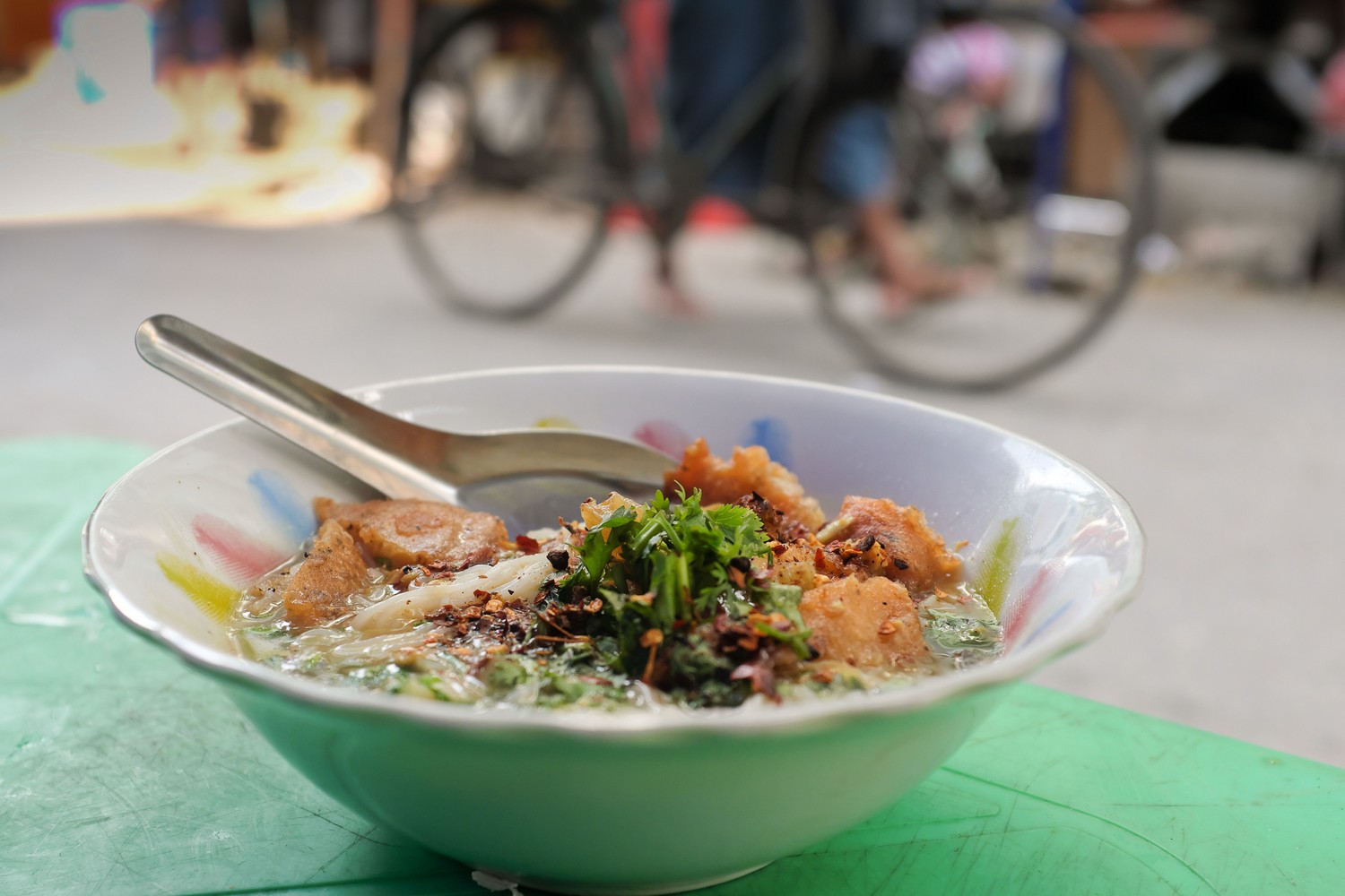 Yangon street food tours: Mohinga