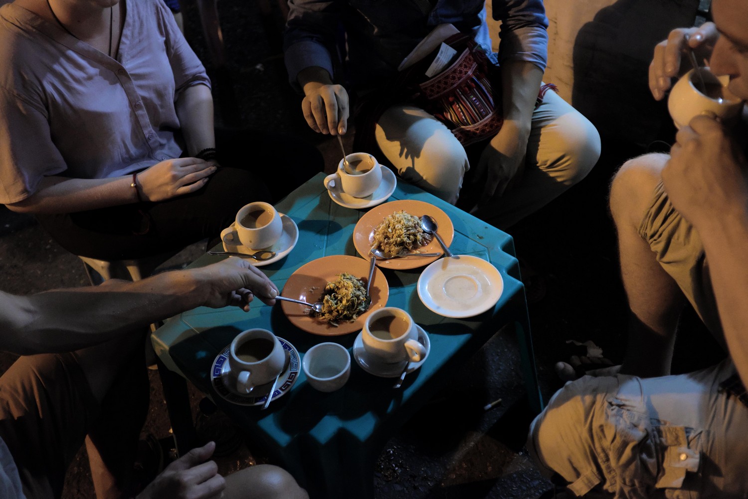Yangon evening street food tour: Myanmar salads and cups tea
