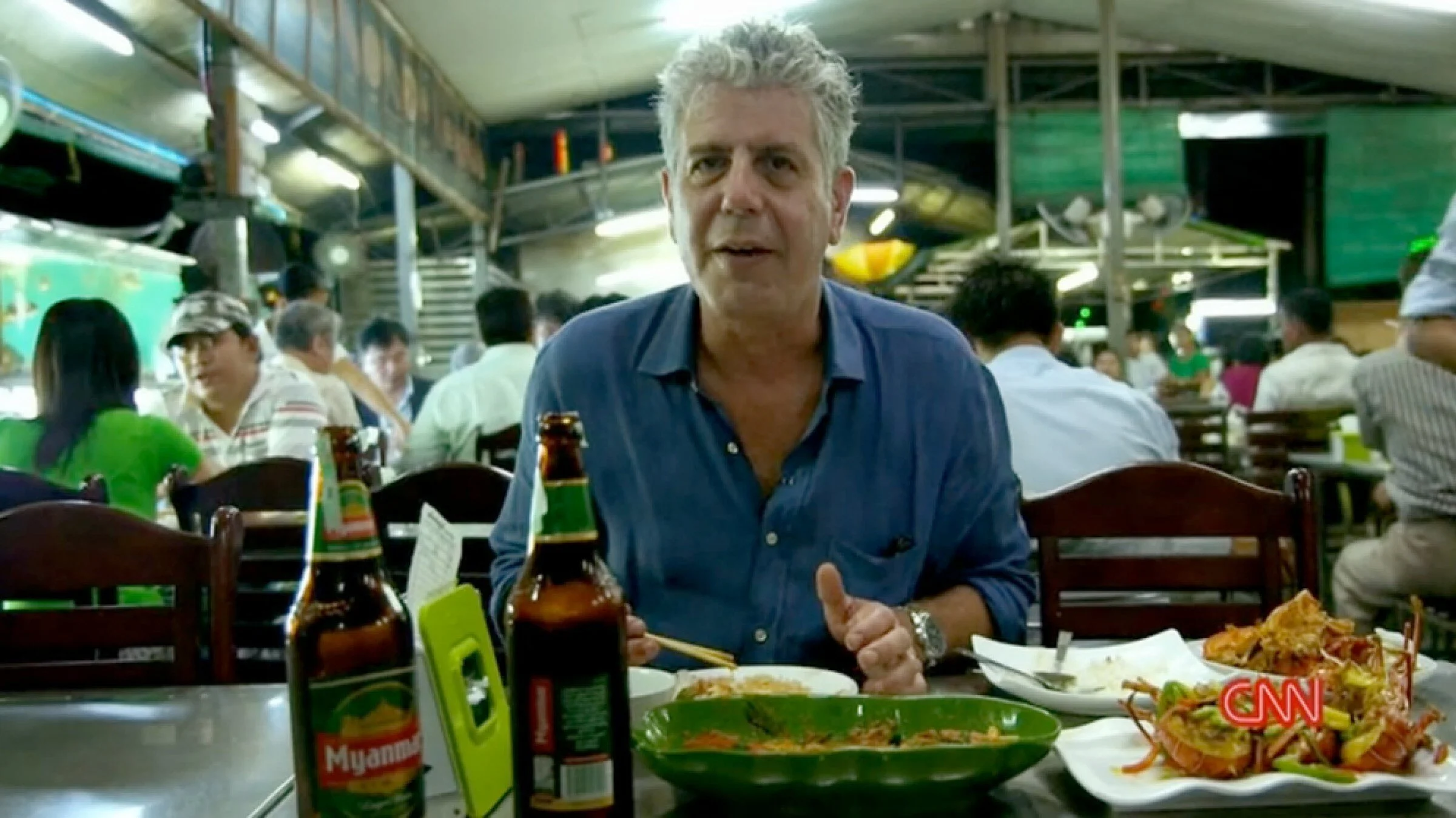 Bourdain at Min Lan.jpg