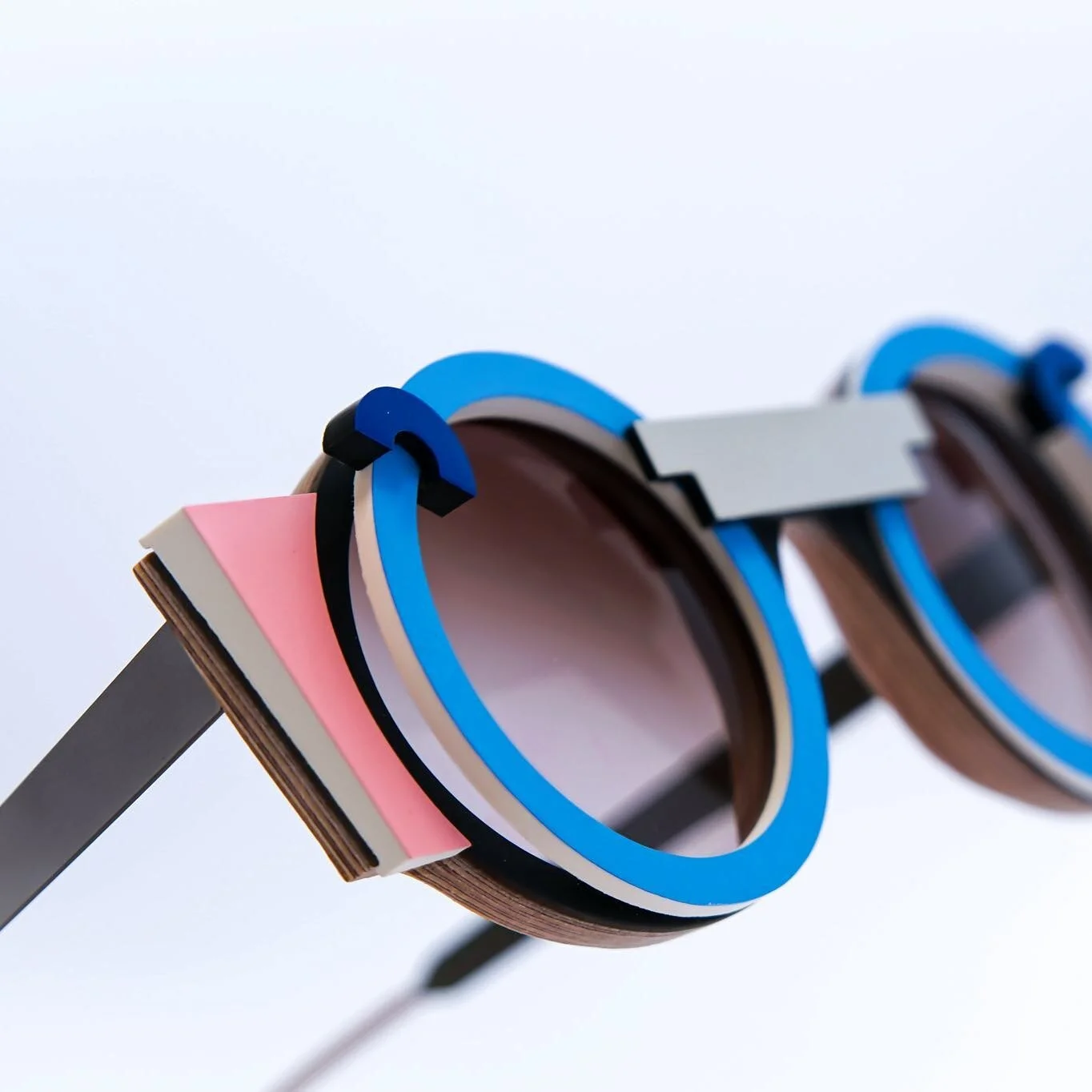 @nina_mur_eyewear now available at Wink eyewear ➿

State of the art techniques applied to the most ancient of building materials. Nina M&ucirc;r offers us the warmth and comfort of wood with the advanced function of CNC milled laminated and molded wo