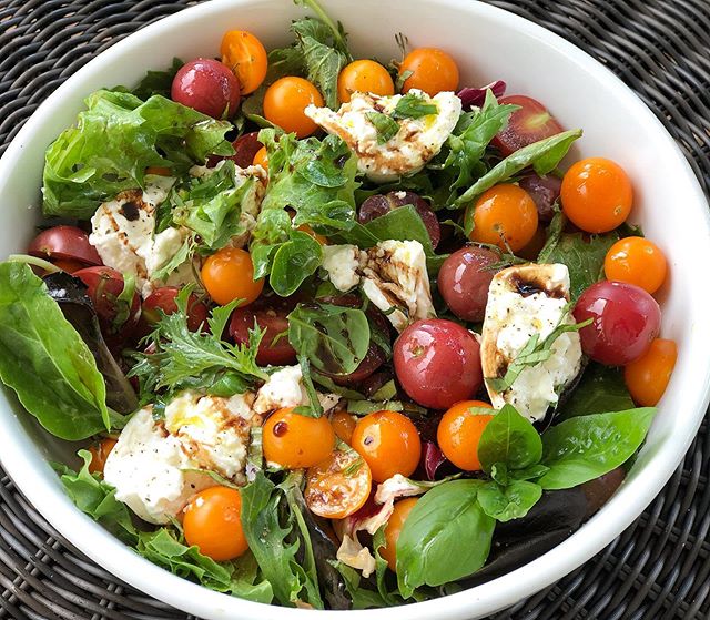 Caprese Salad...Fresh burrata, tomatoes, mixed greens, and basil..🍅🥬#afrenchbite